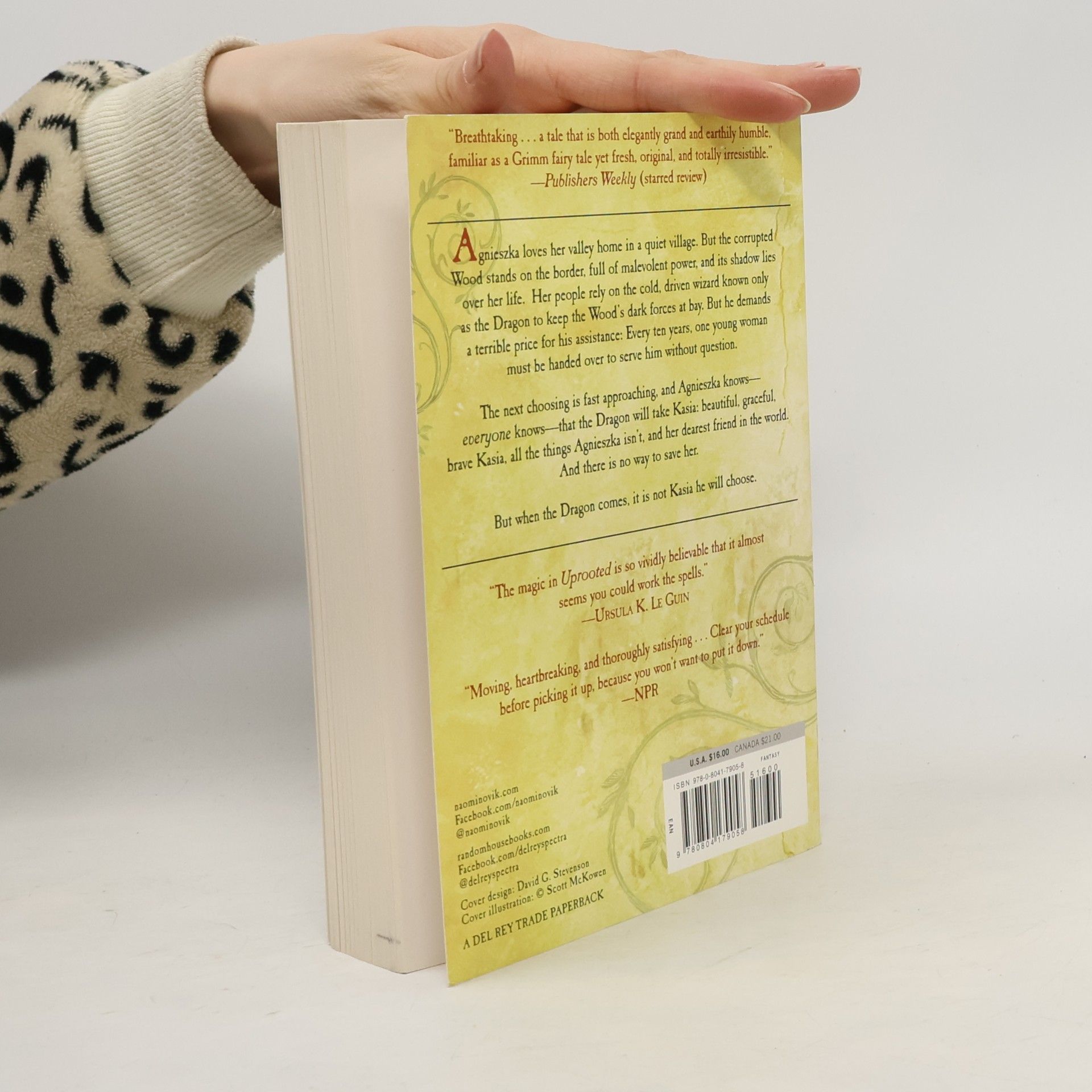 Naomi Novik Uprooted