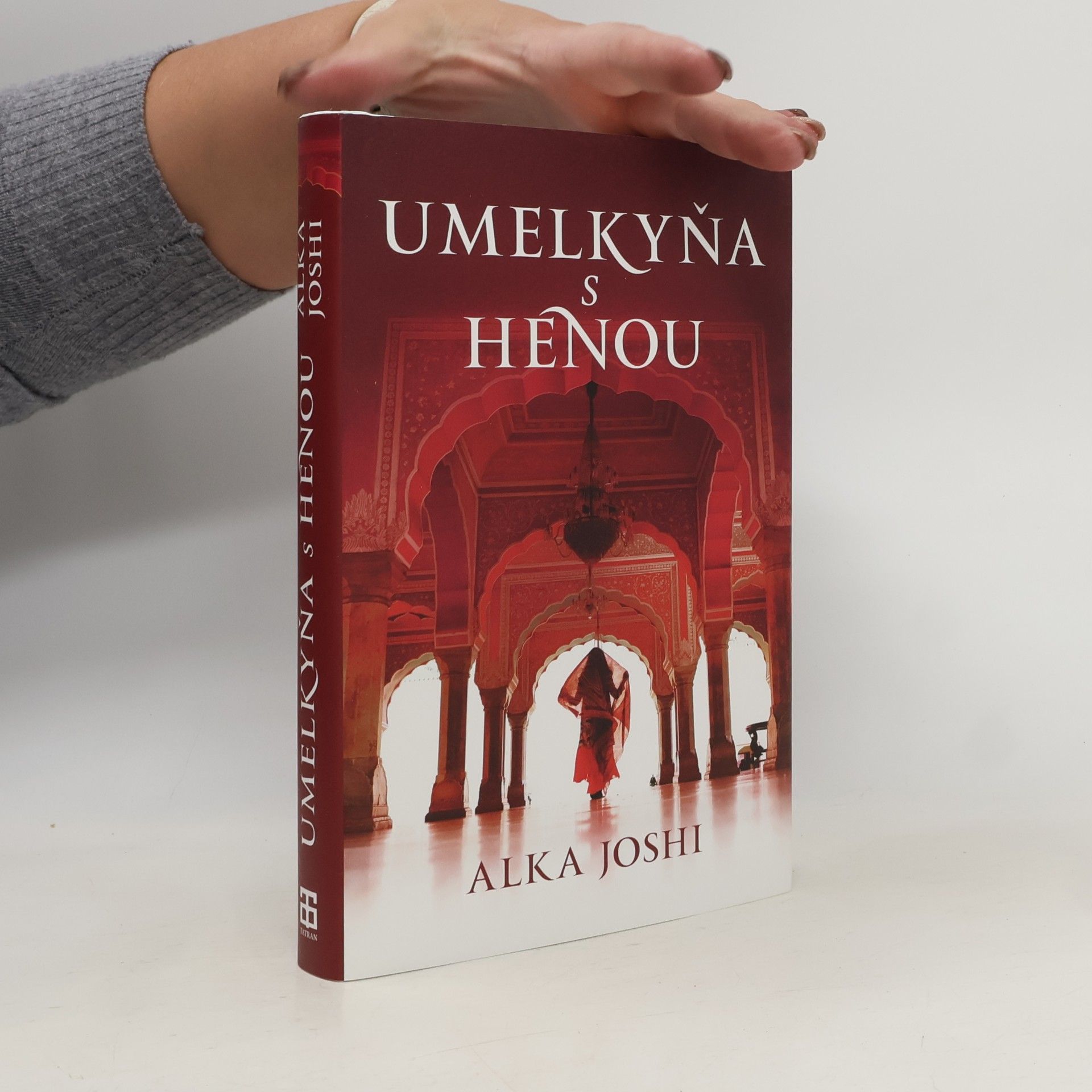 Alka Joshi Umelkyňa s henou