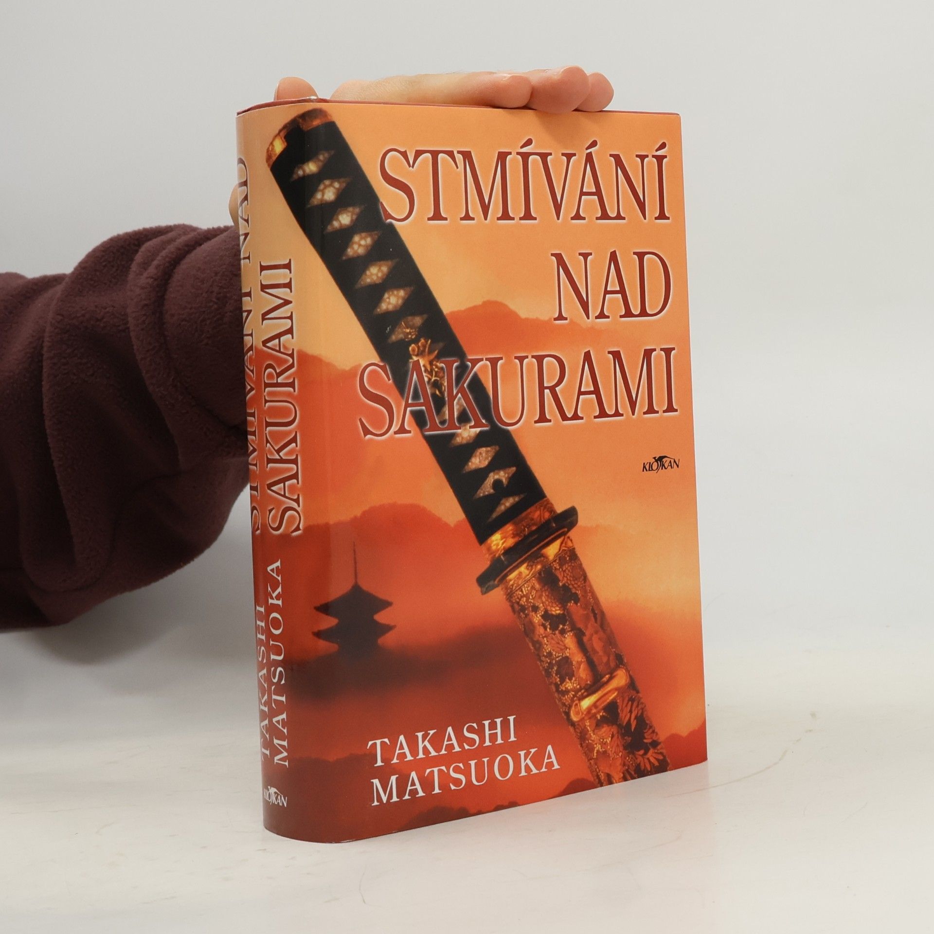 Stmívání nad sakurami
