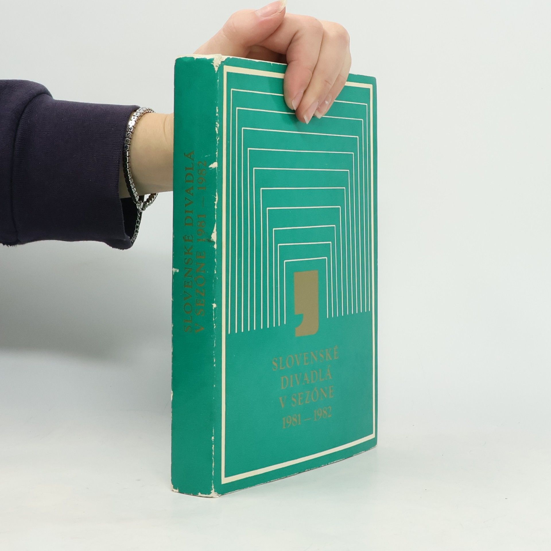 Kolektiv autorů Slovenské divadlá v sezóne 1981-1982