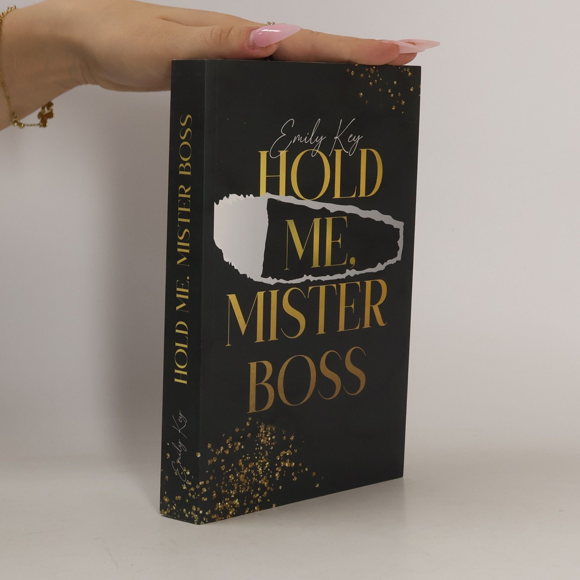 Hold Me, Mister Boss
