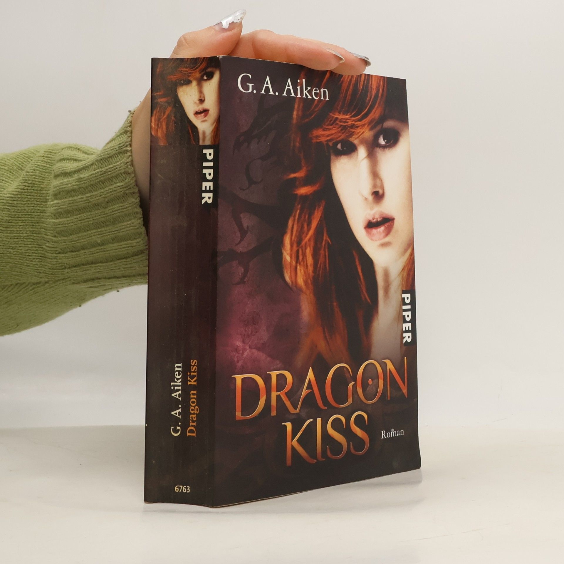 Glynis Aiken Dragon kiss
