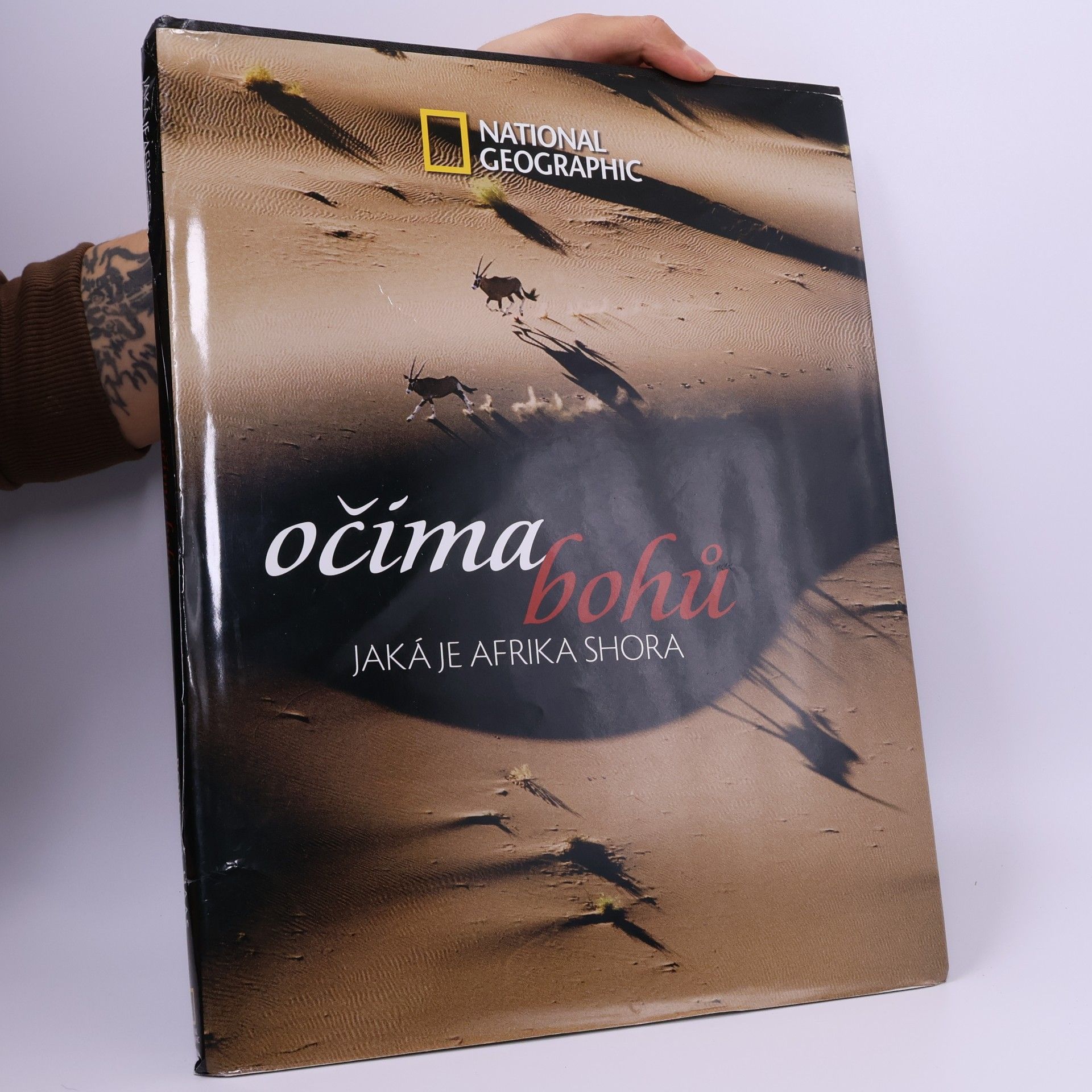 Očima bohů