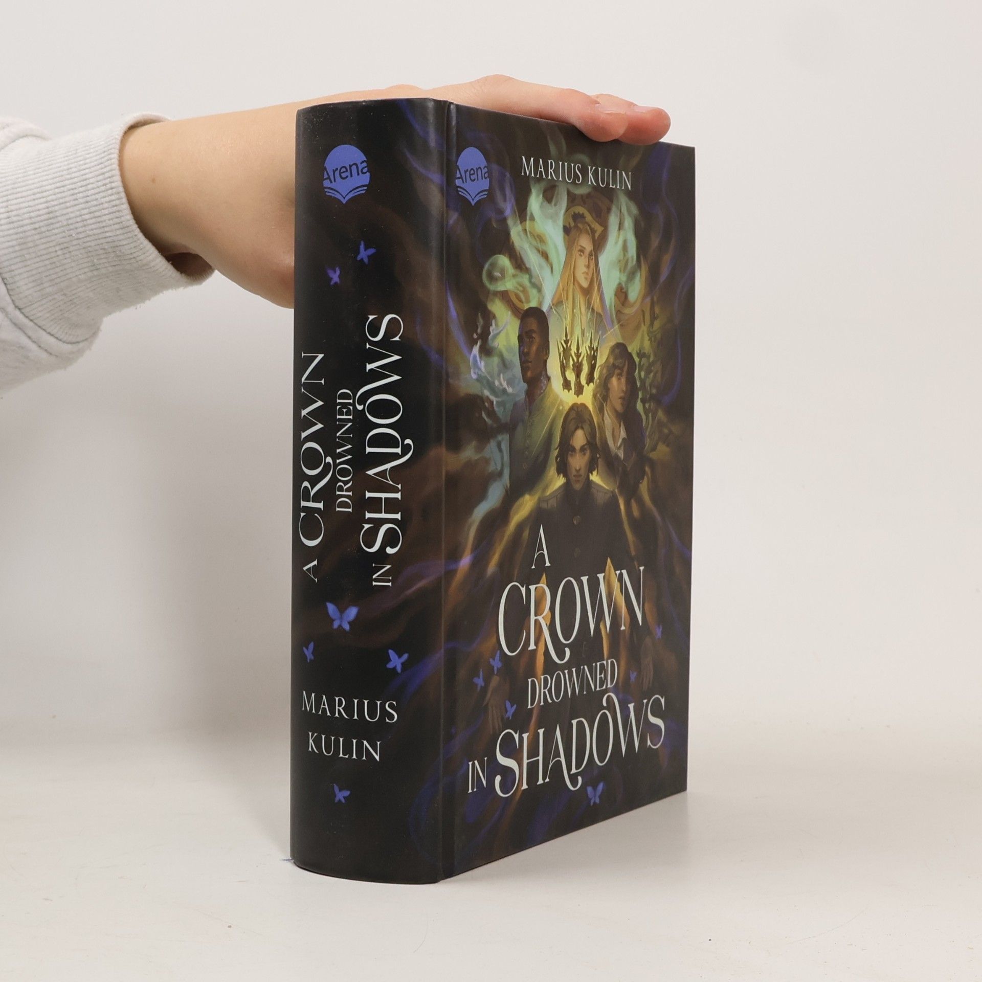 A Crown Drowned in Shadows