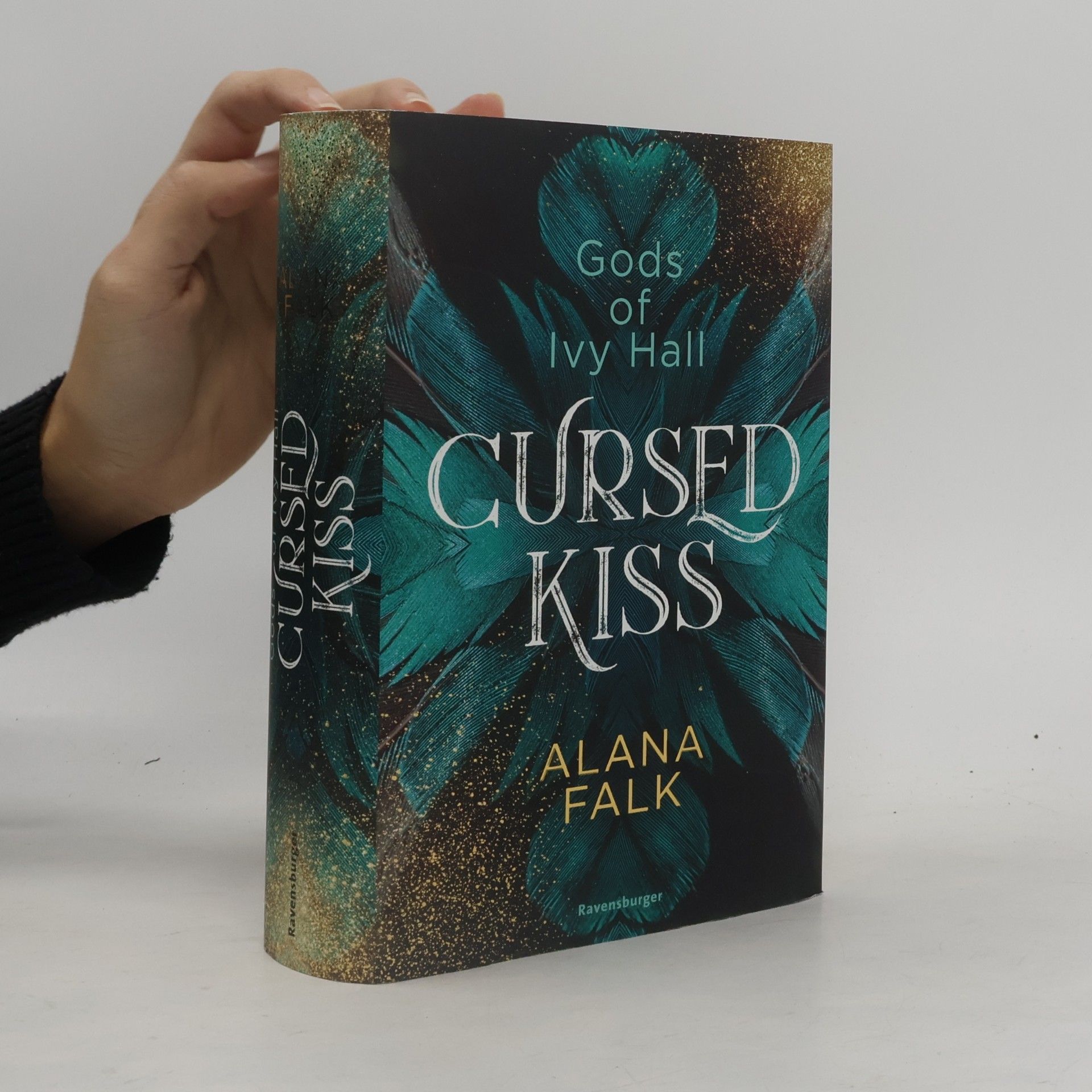 Gods of Ivy hall: Cursed kiss