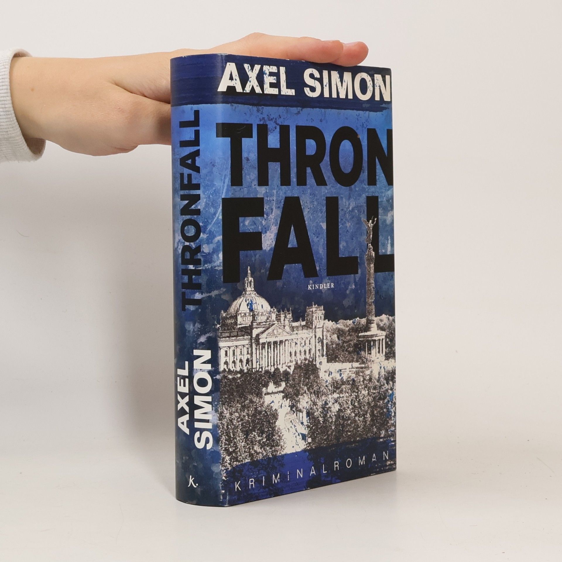 Axel Simon Thronfall