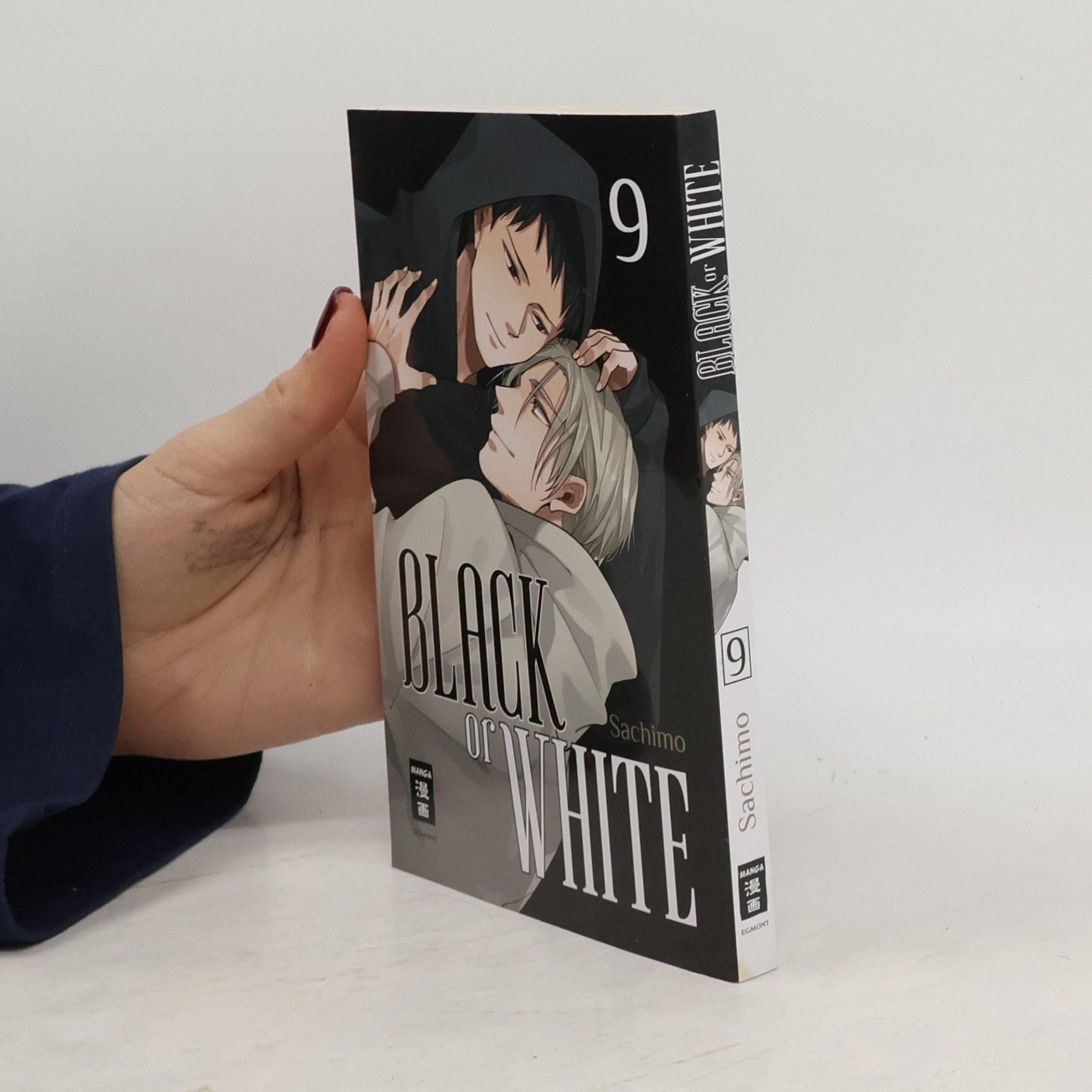 Sachimo Black or White 09