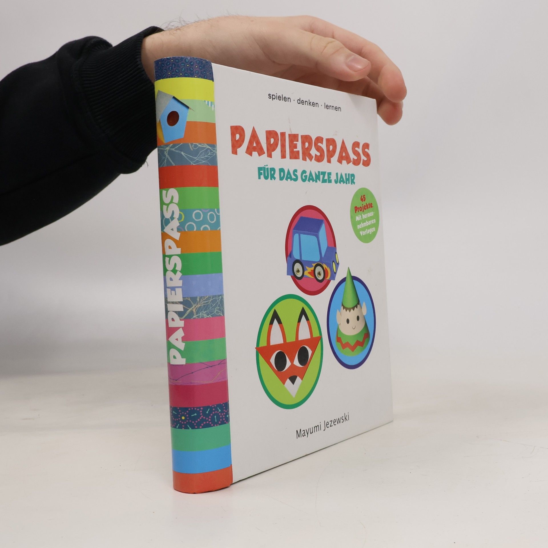 Mayumi Jezewski Papierspass für das ganze Jahr