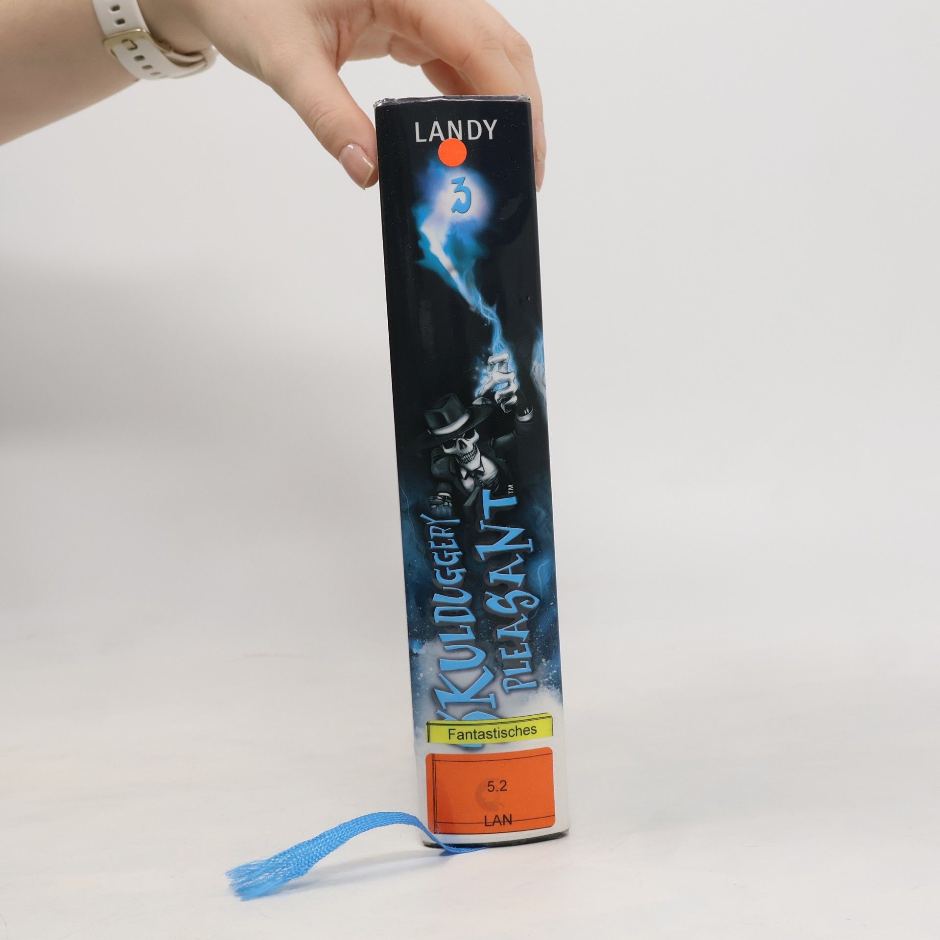 Derek Landy Skulduggery Pleasant 3