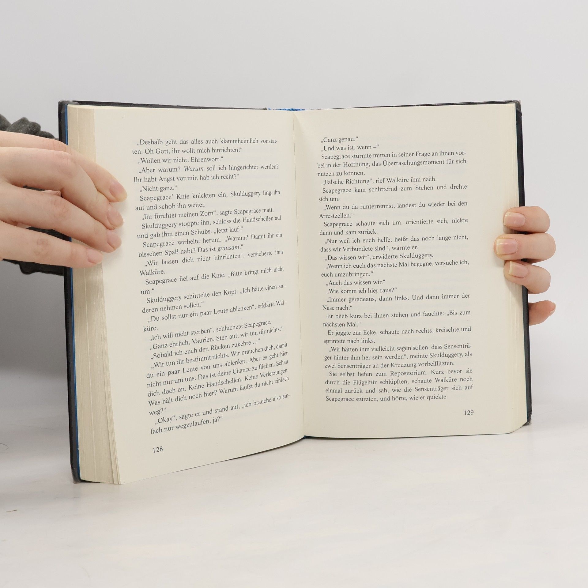 Derek Landy Skulduggery Pleasant 3