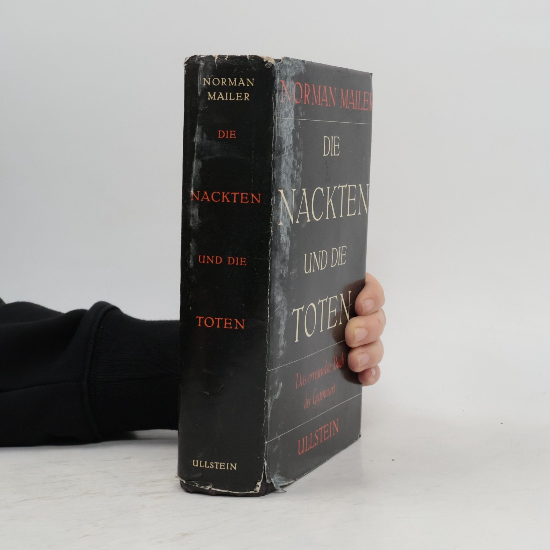Die Nackten und die Toten