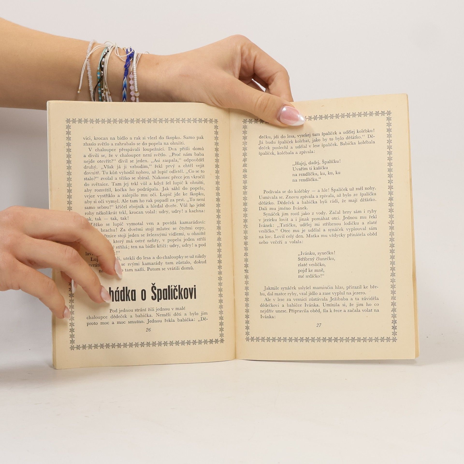 Various authors Kytice nejkrásnějších českých pohádek pod stromeček