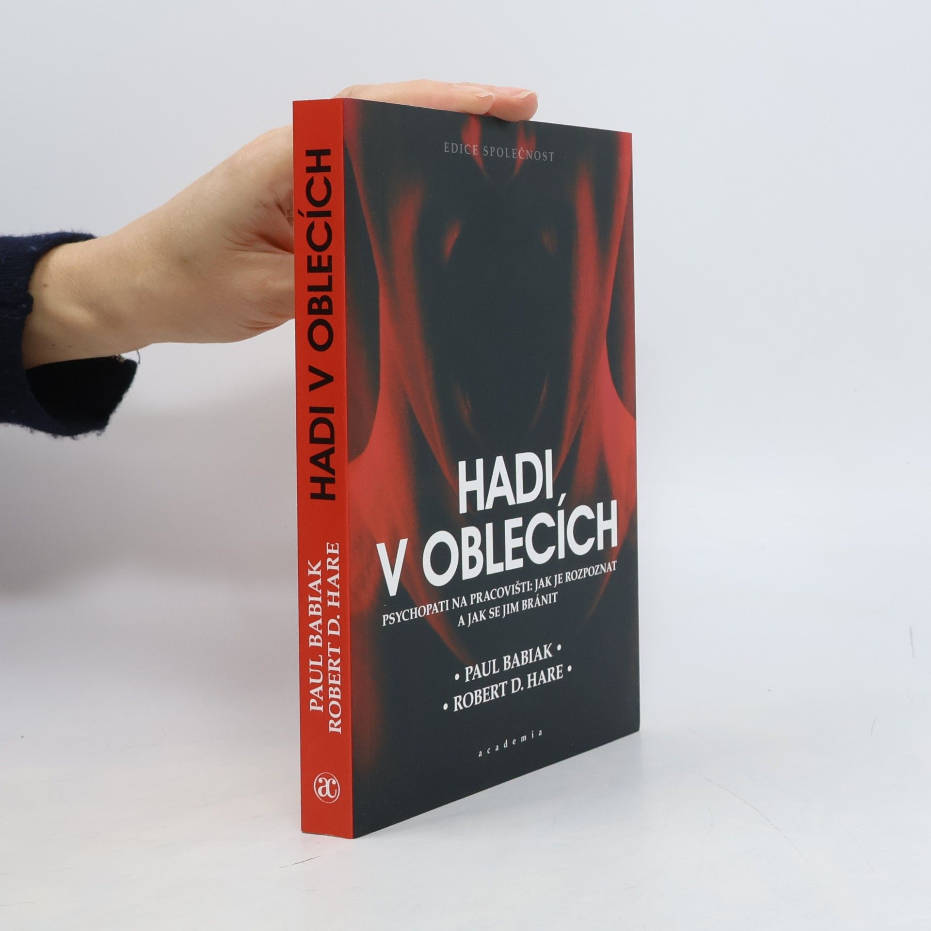 Paul Babiak Hadi v oblecích