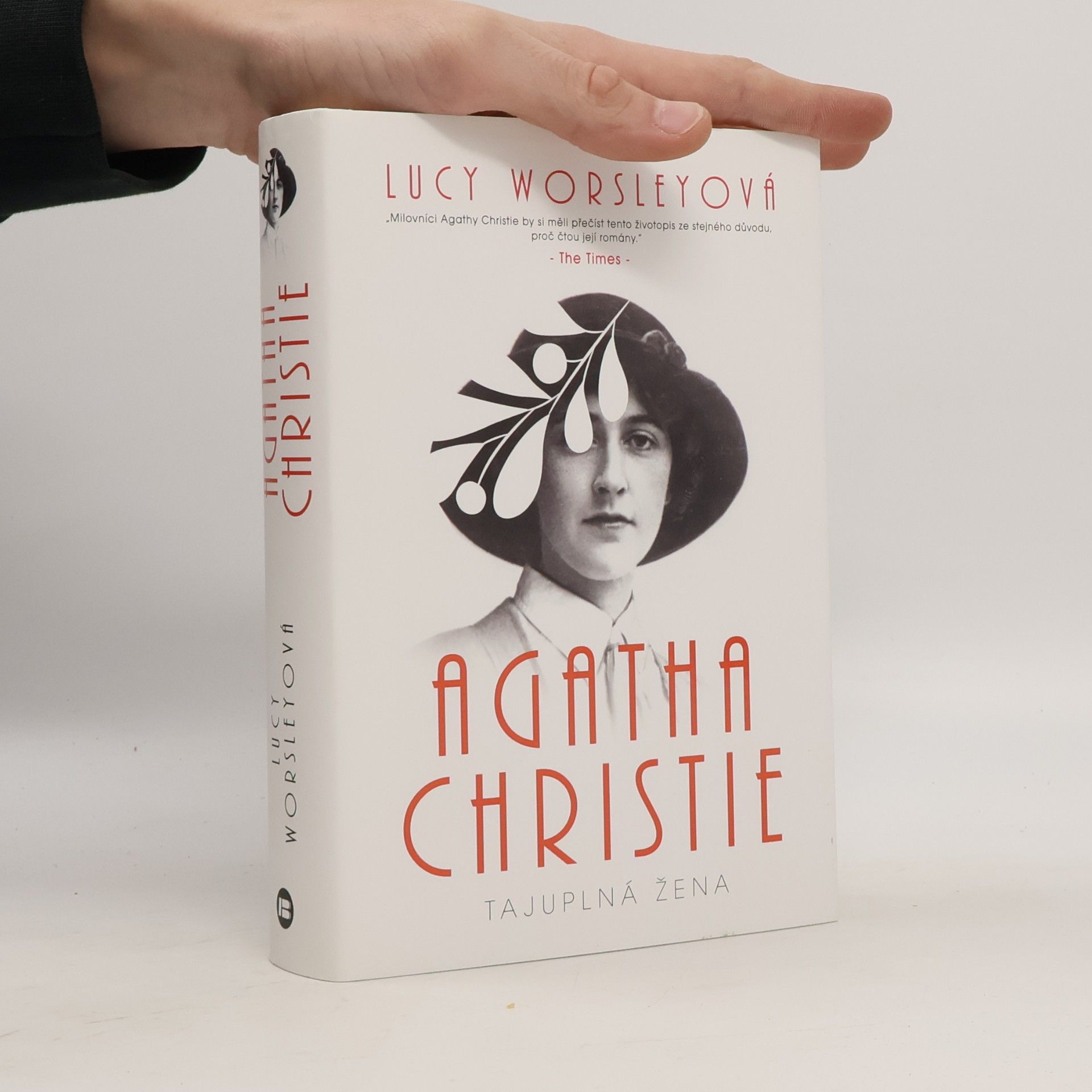 Agatha Christie : tajuplná žena