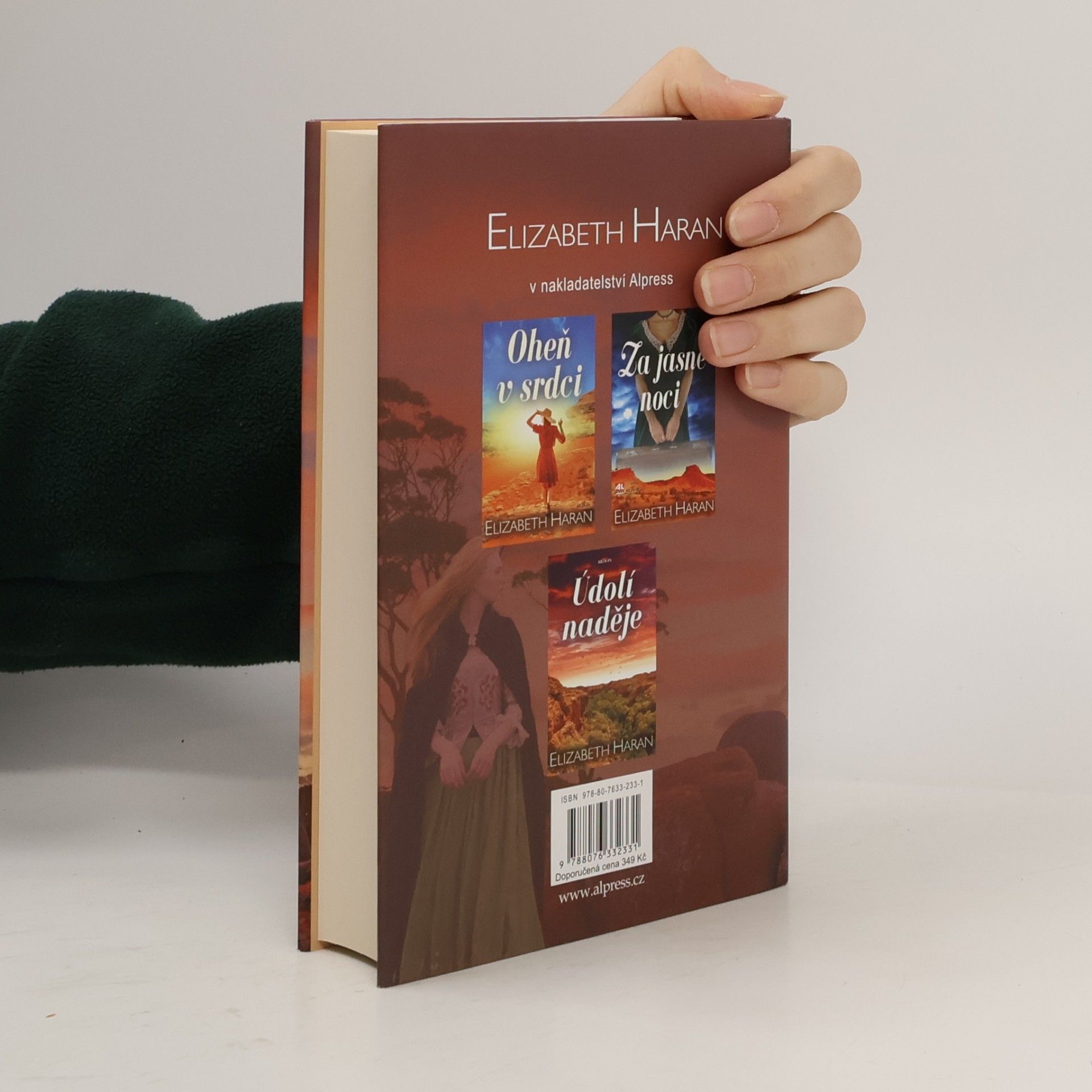 Elizabeth Haran Pod karmínovým nebem