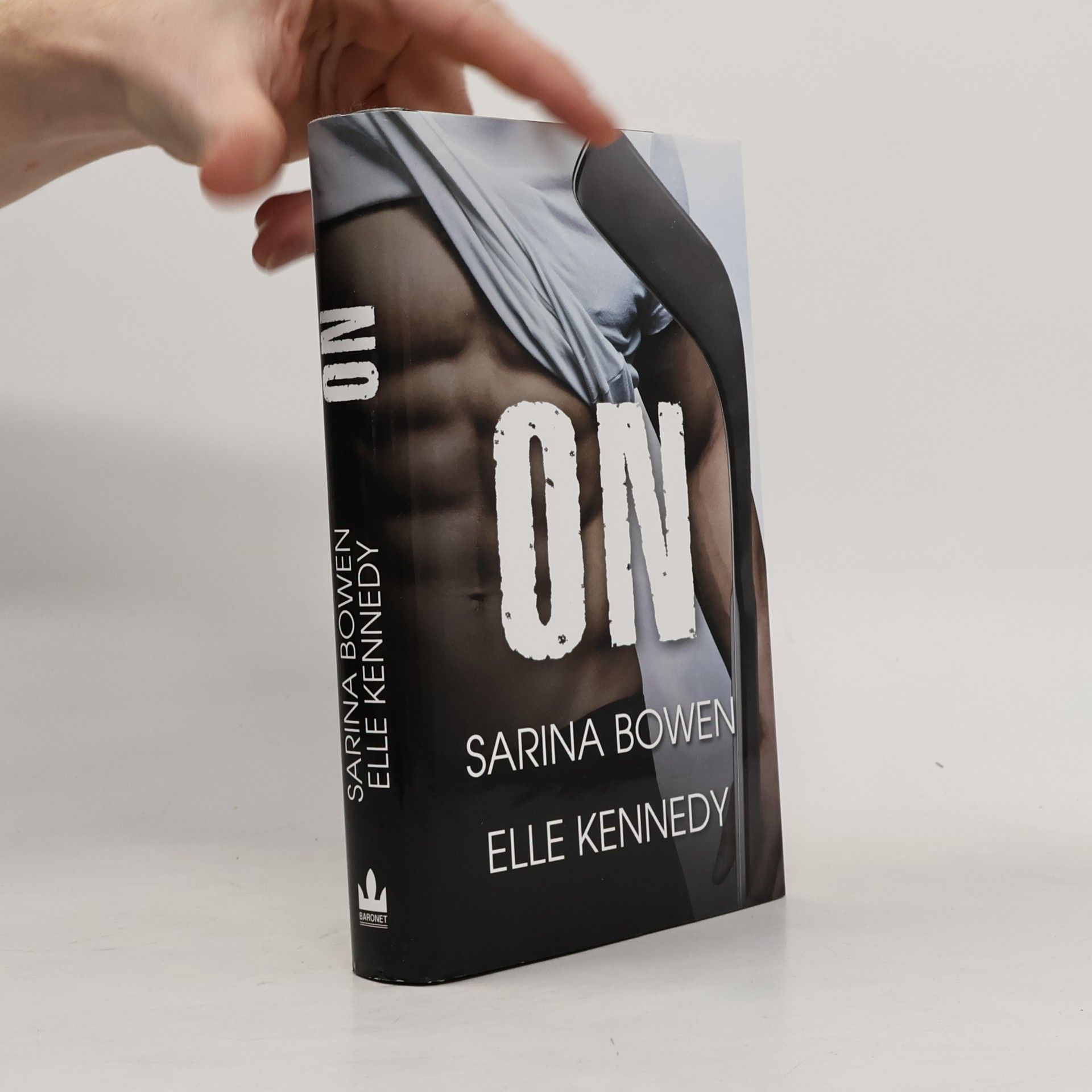 Elle Kennedy On