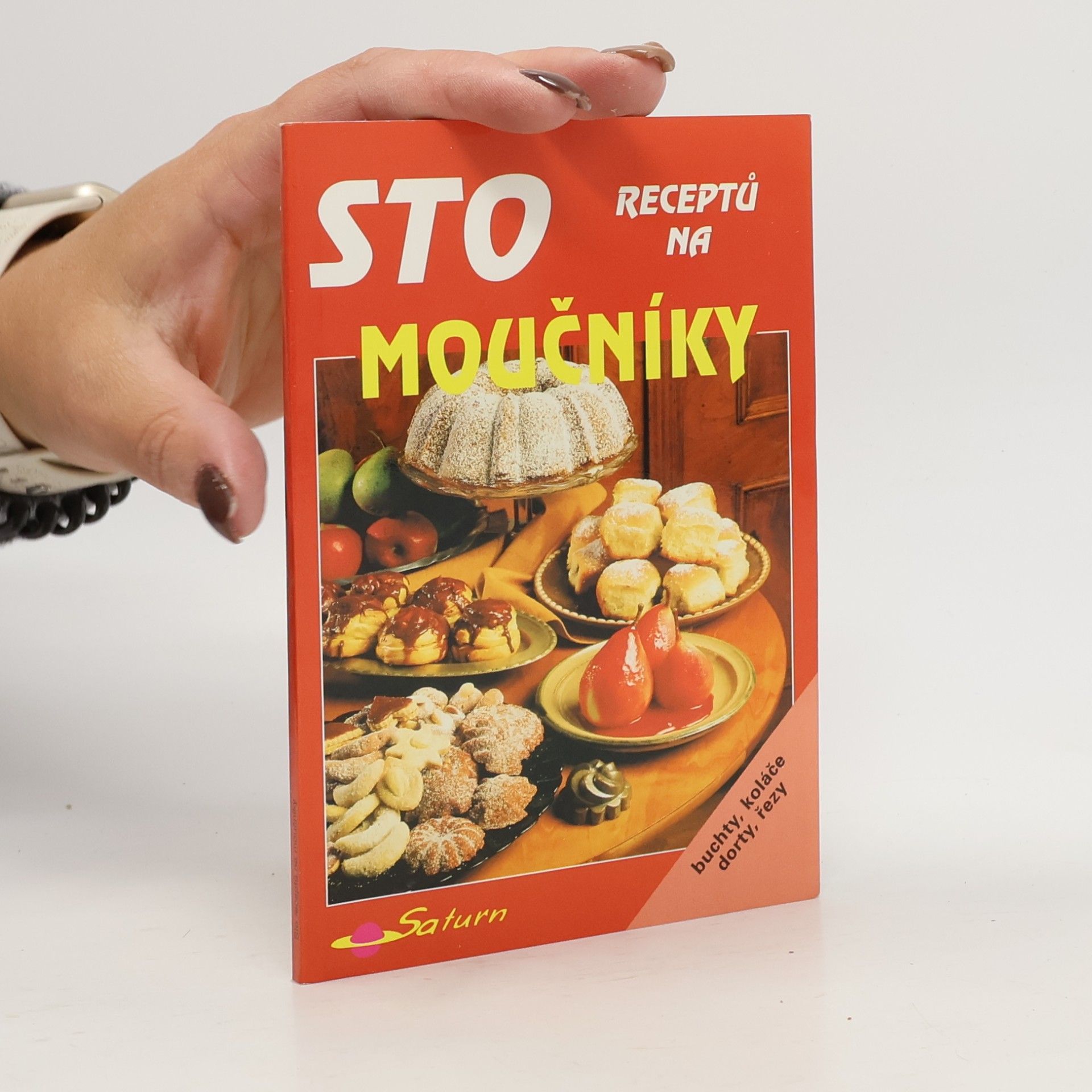 Sto receptů na moučníky