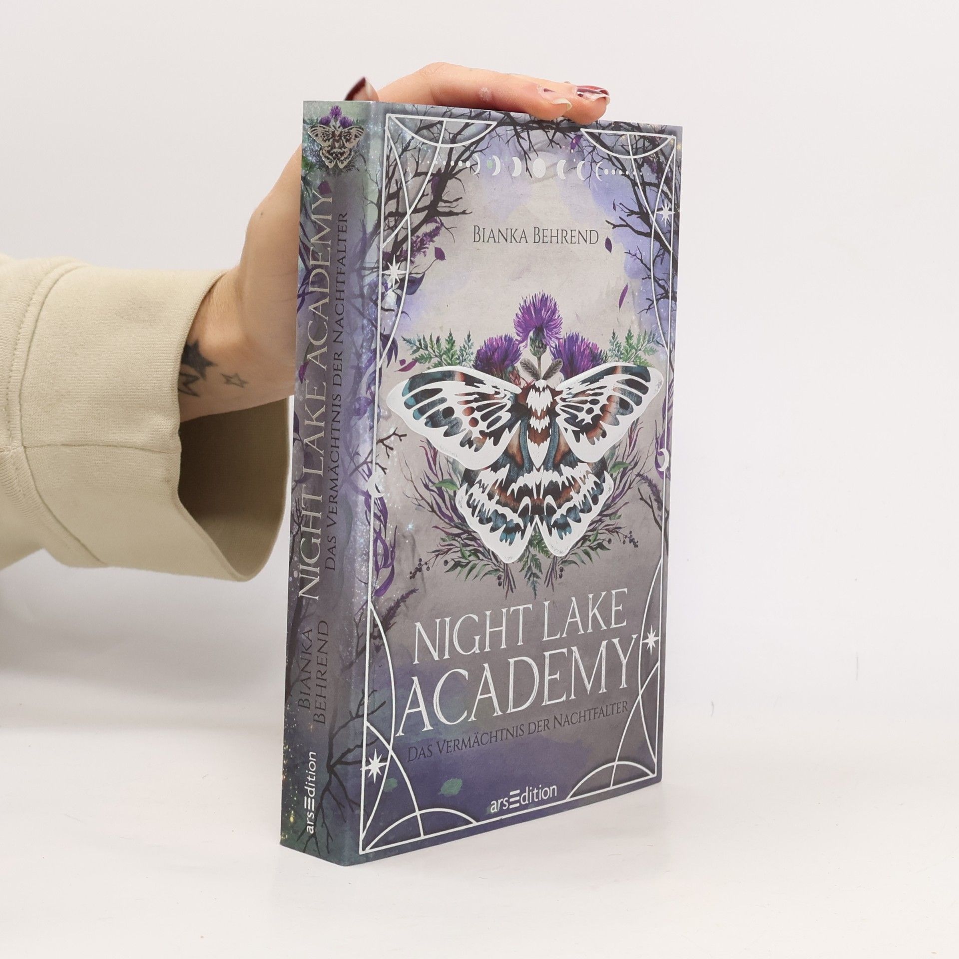 Night Lake Academy - Das Vermächtnis der Nachtfalter