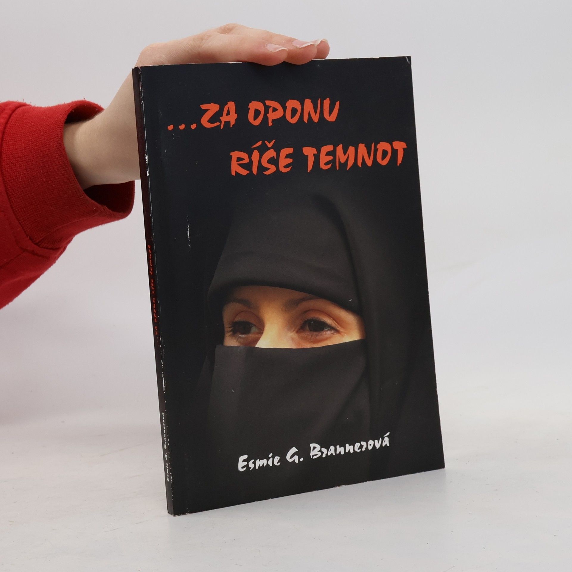 ...za oponu říše temnot