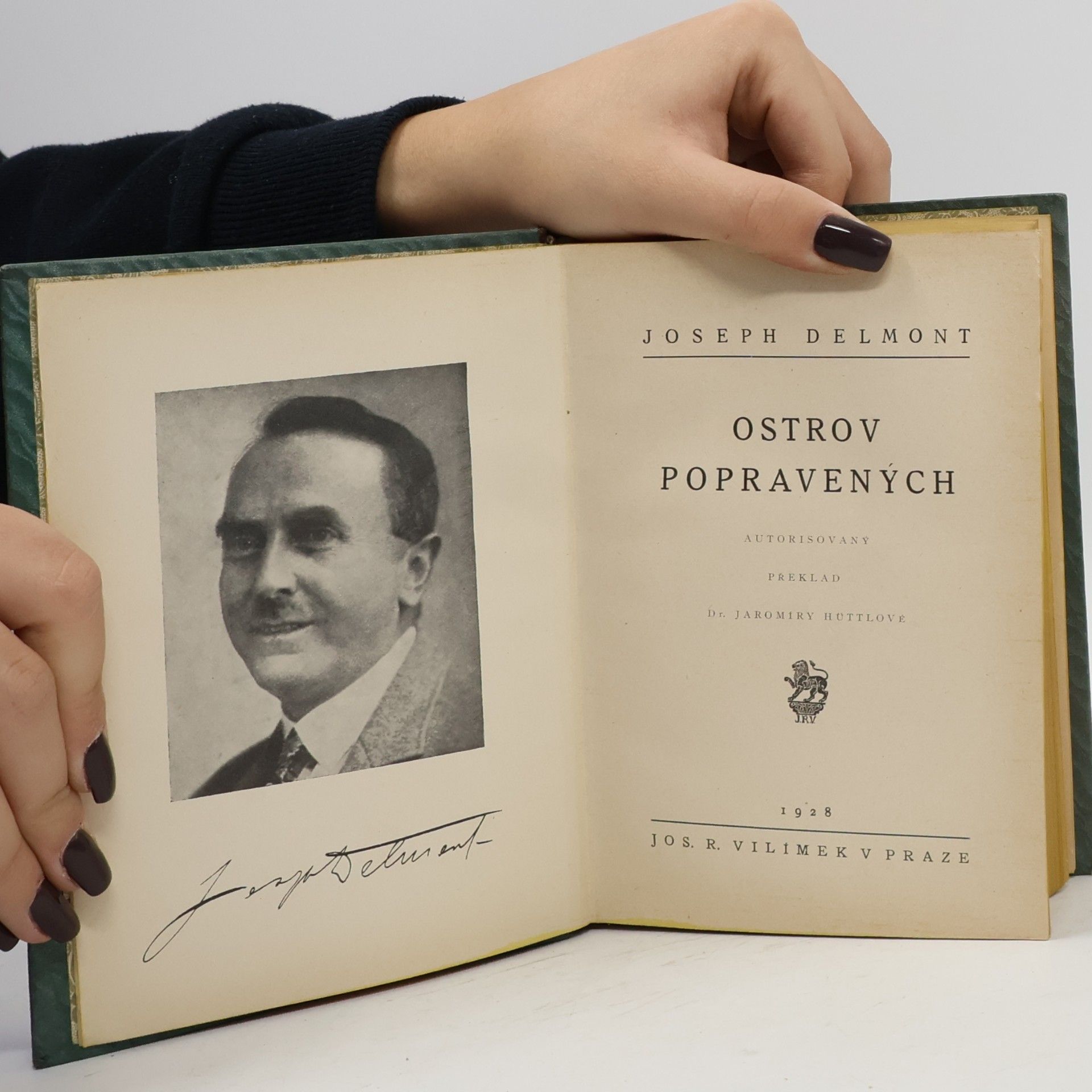 Joseph Delmont Ostrov popravených; Nutno odejít