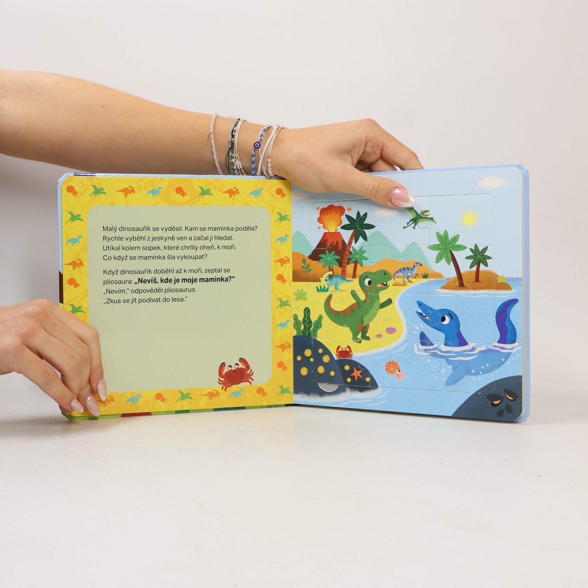 Viola Somogyi Knížka s puzzle Malý Dinosauřík