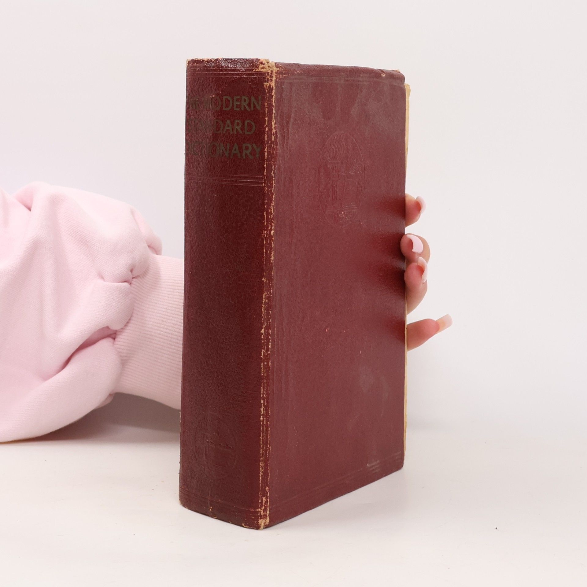 Various authors The Modern Standard Dictionary