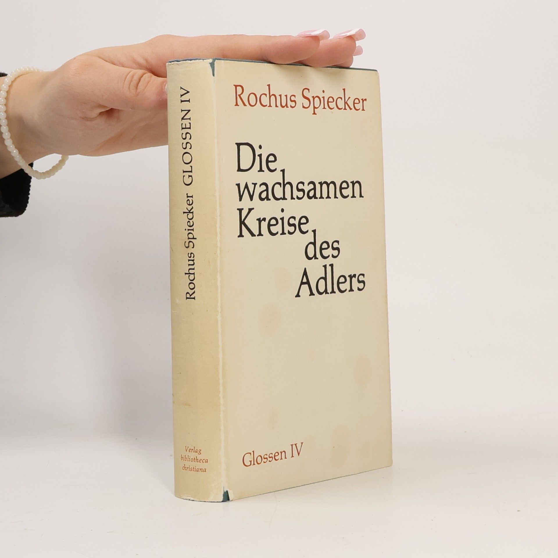 Die wachsamen Kreise des Adlers