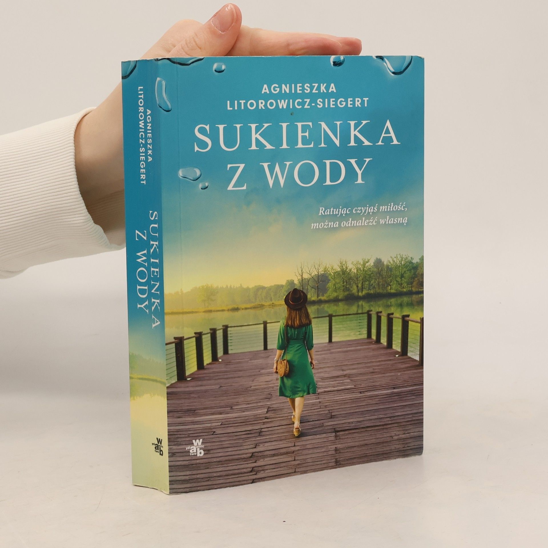 Sukienka z wody