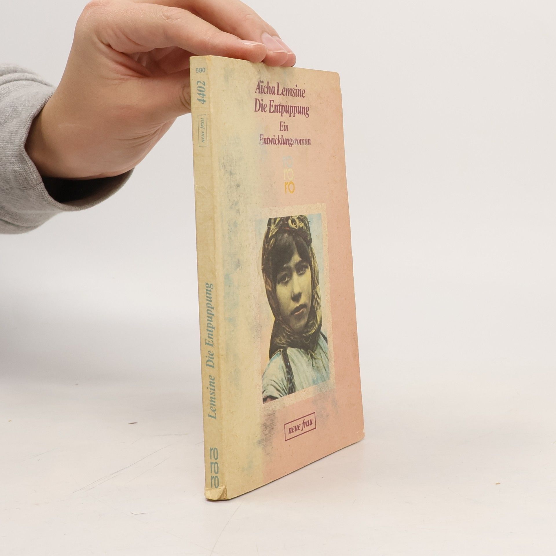 Aïcha Lemsine Die Entpuppung
