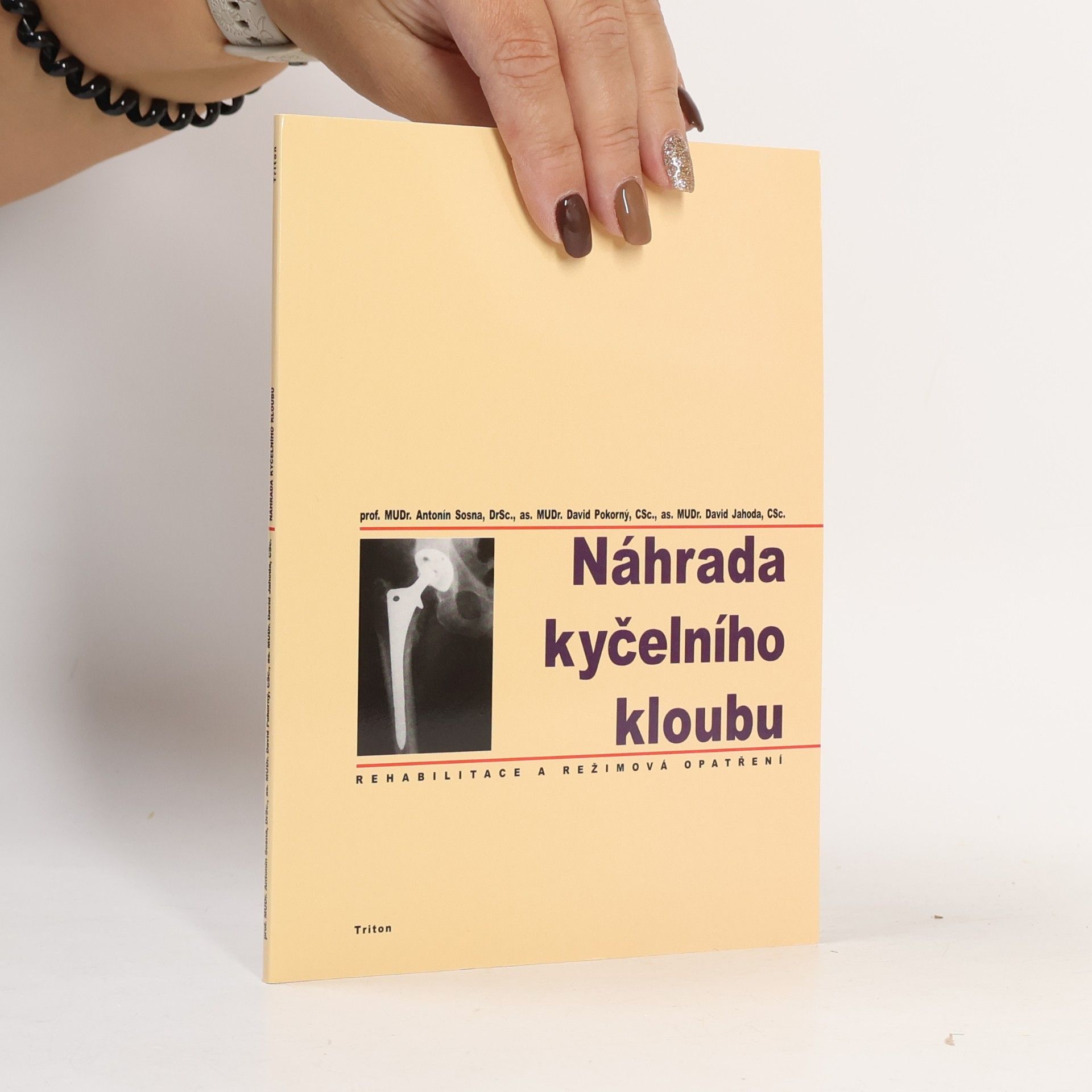 Náhrada kyčelního kloubu