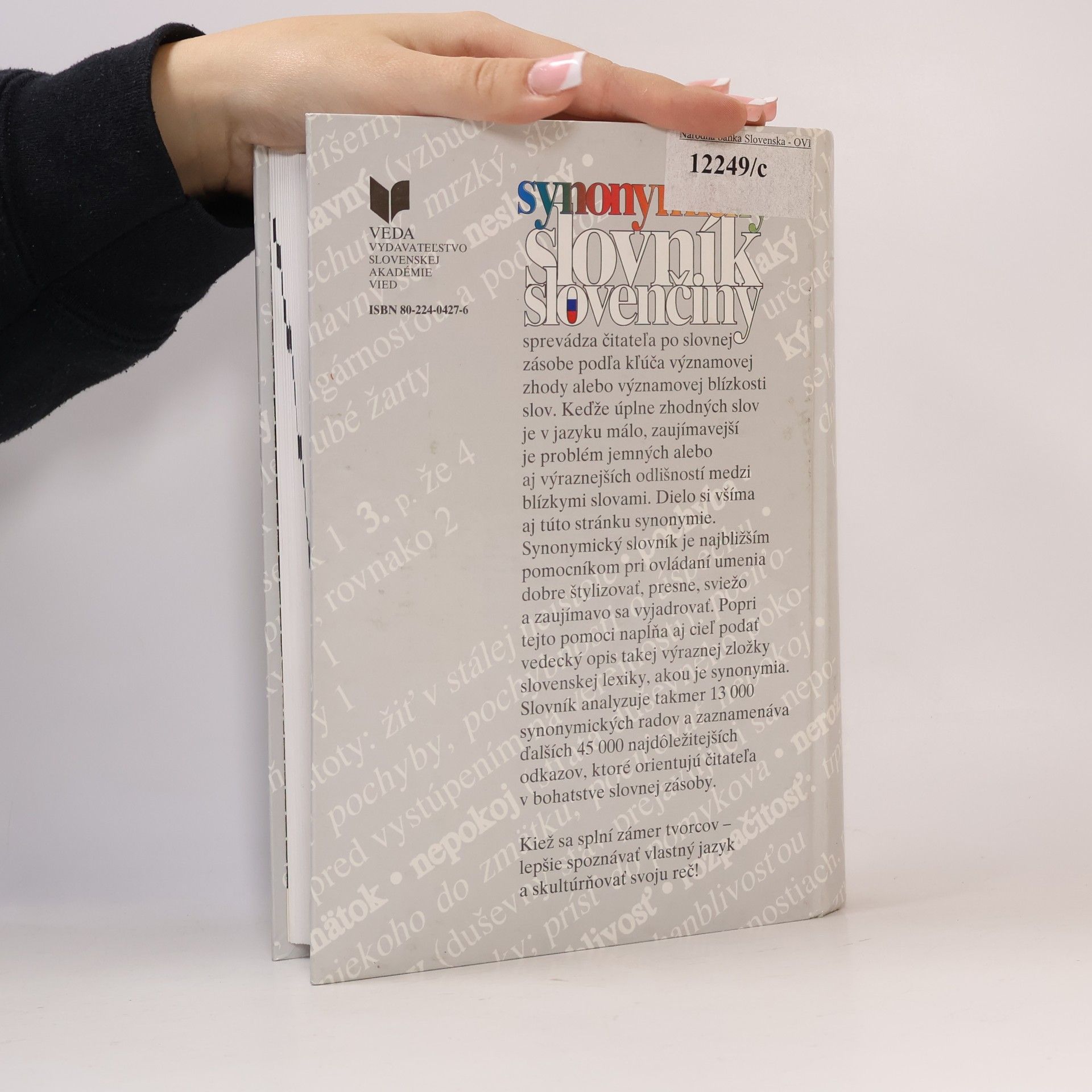 Mária Pisárčiková Synonymický slovník slovenčiny