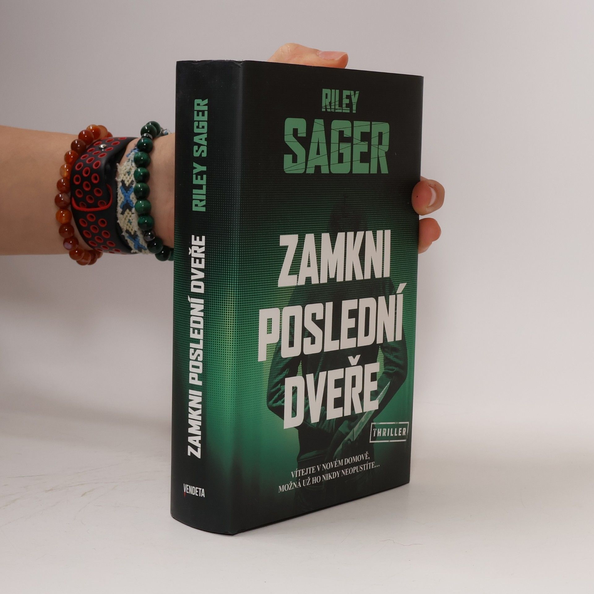 Zamkni poslední dveře