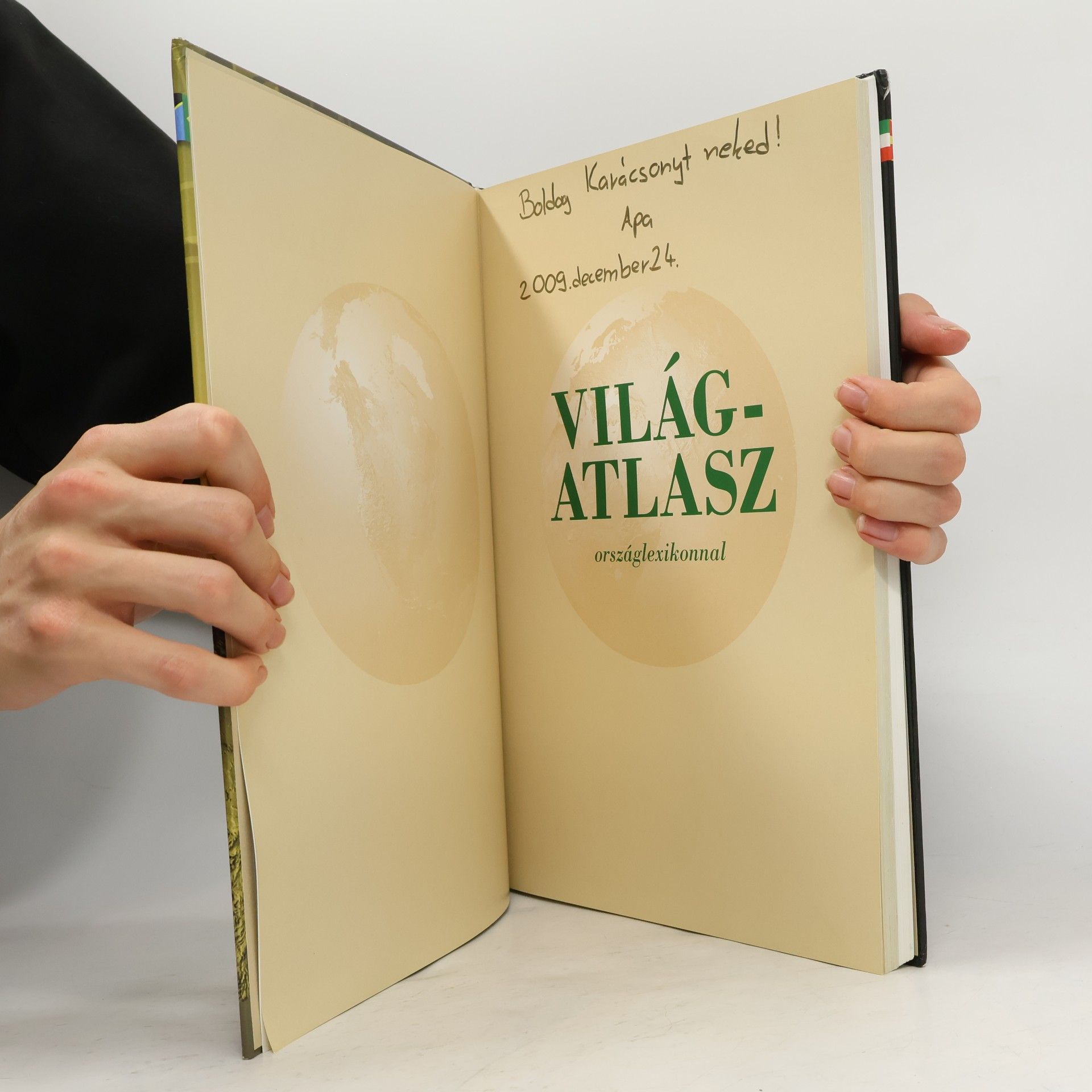 Various authors Földrajzi és politikai Világatlasz
