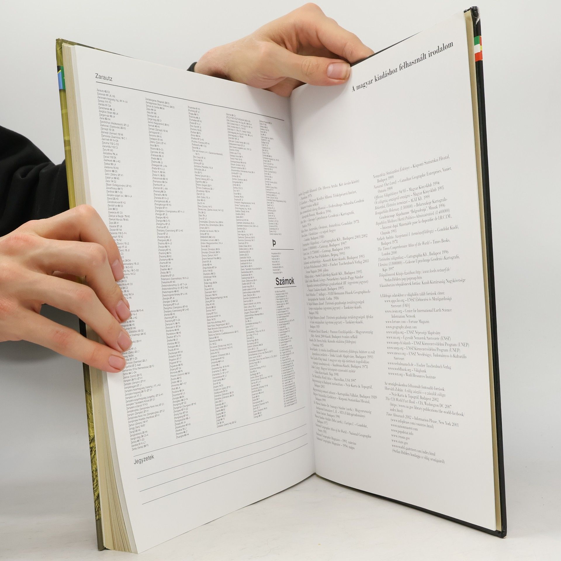 Various authors Földrajzi és politikai Világatlasz