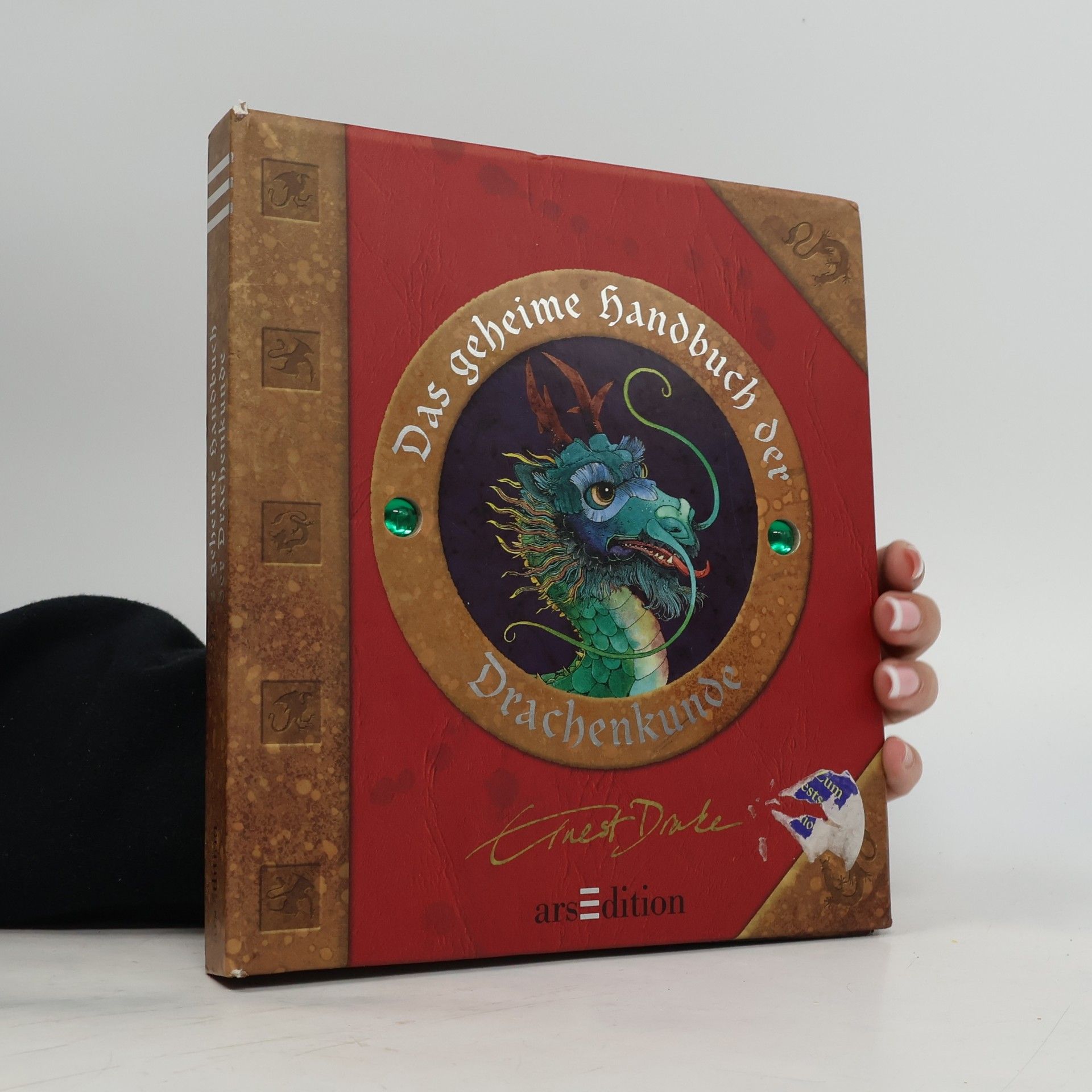 Dr. Ernest Drakes Handbuch der Drachenkunde