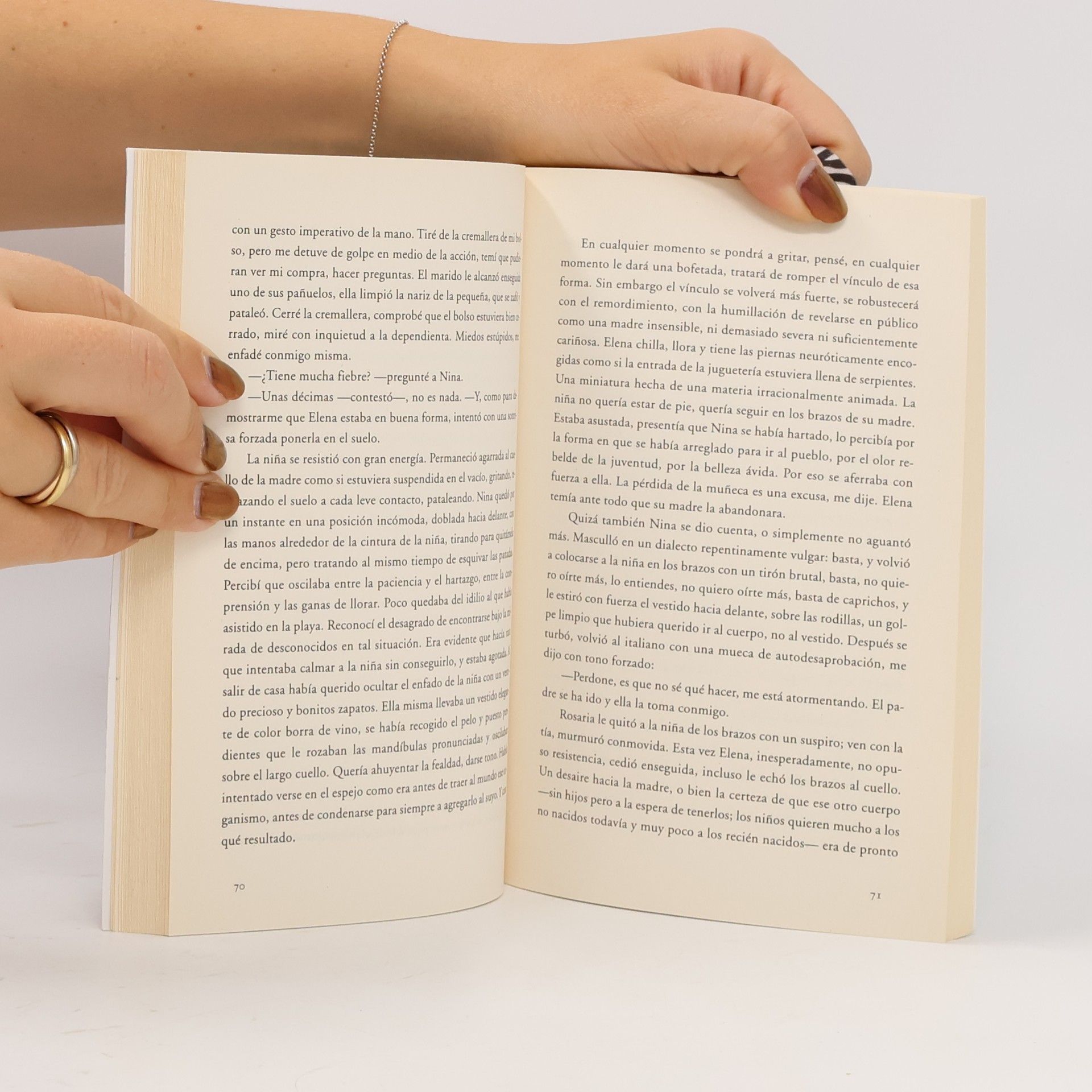 Elena Ferrante La hija oscura