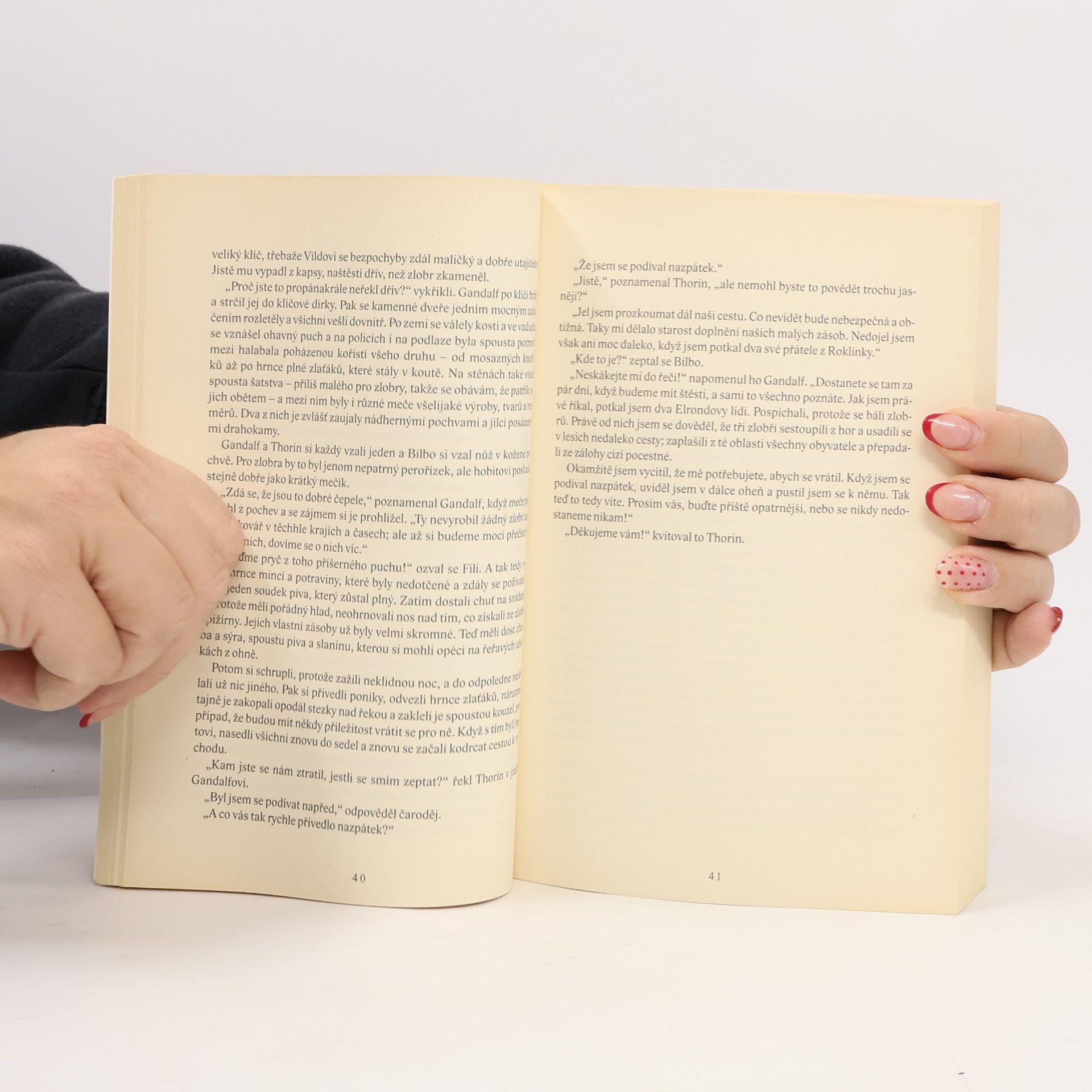 J. R. R. Tolkien Hobit, aneb, Cesta tam a zase zpátky