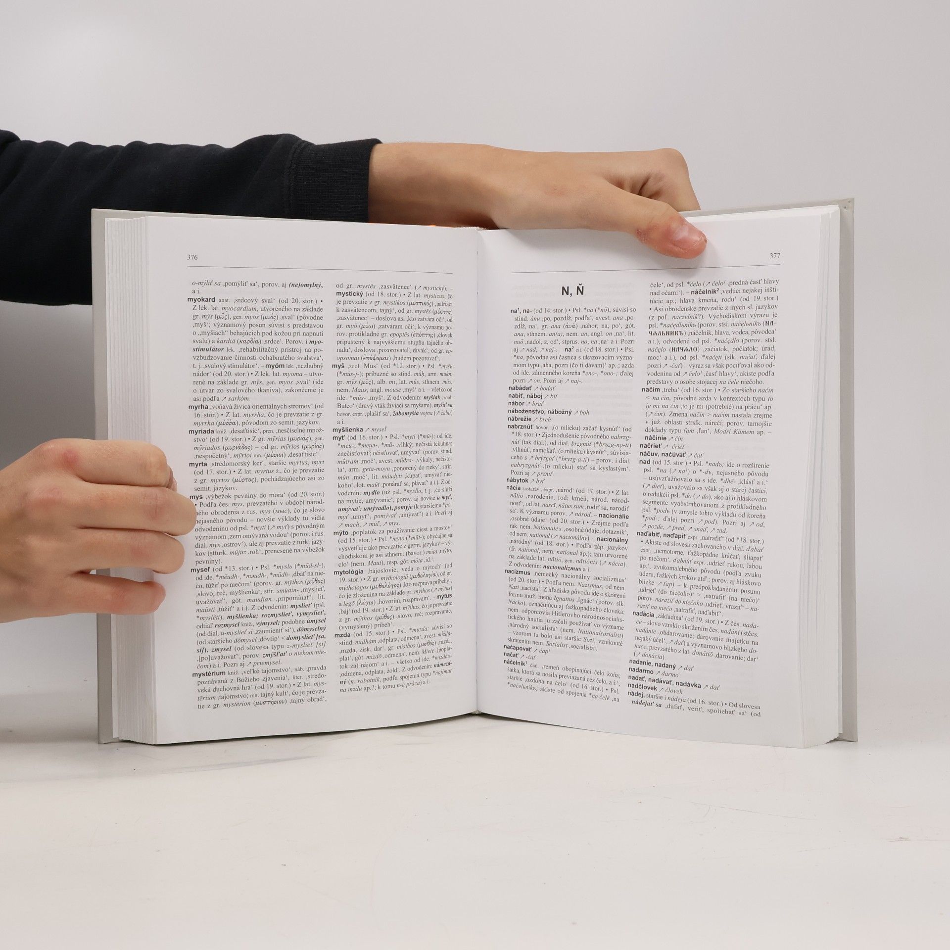Ľubor Králik Stručný etymologický slovník slovenčiny