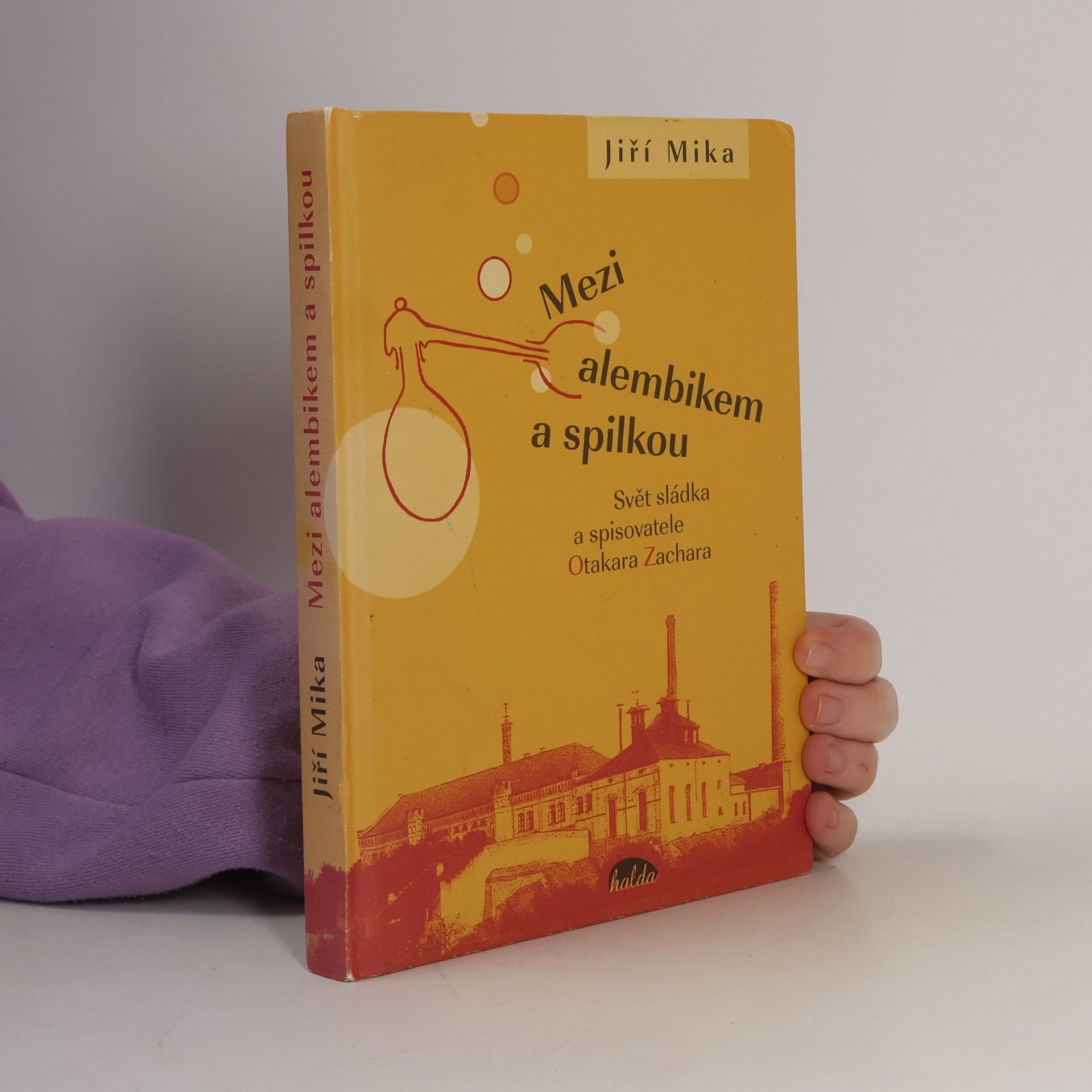 Mezi alembikem a spilkou