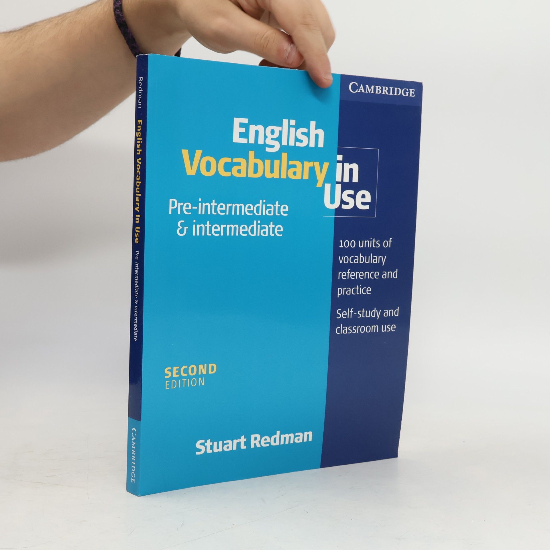 English Vocabulary in Use Pre-intermediate and Intermediate