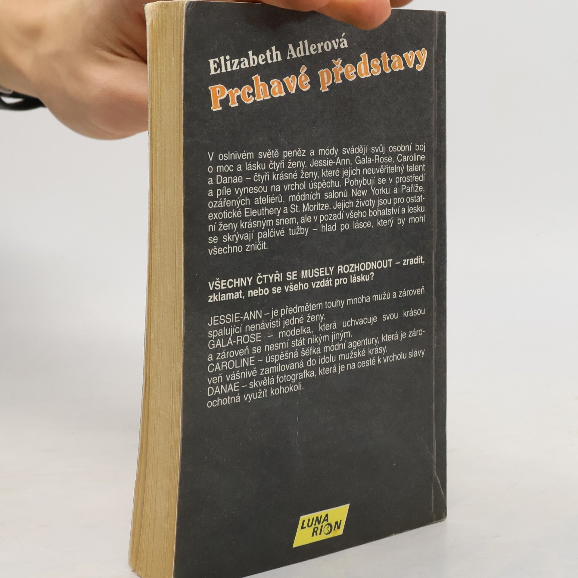 Elizabeth Adler Prchavé představy