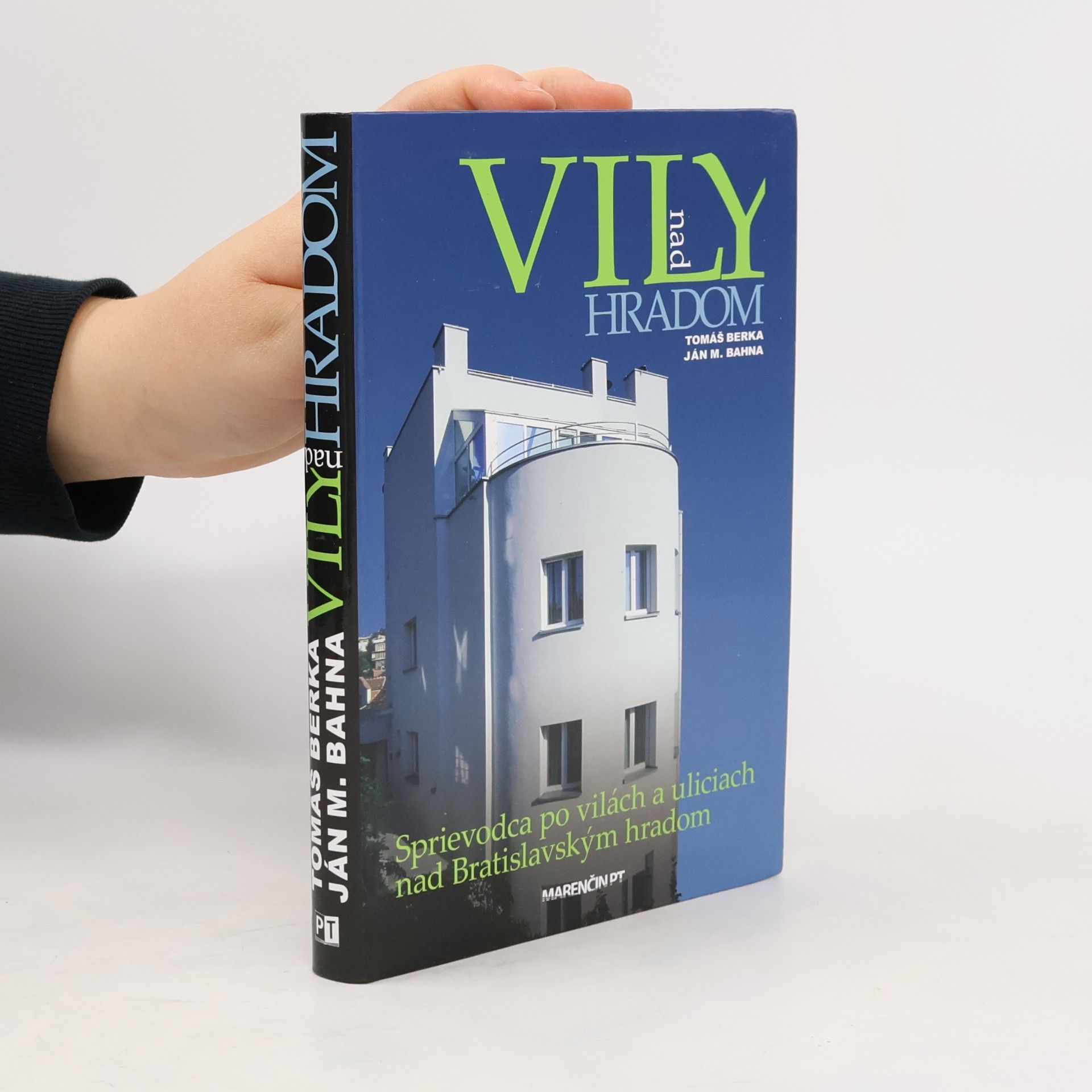 Vily nad hradom
