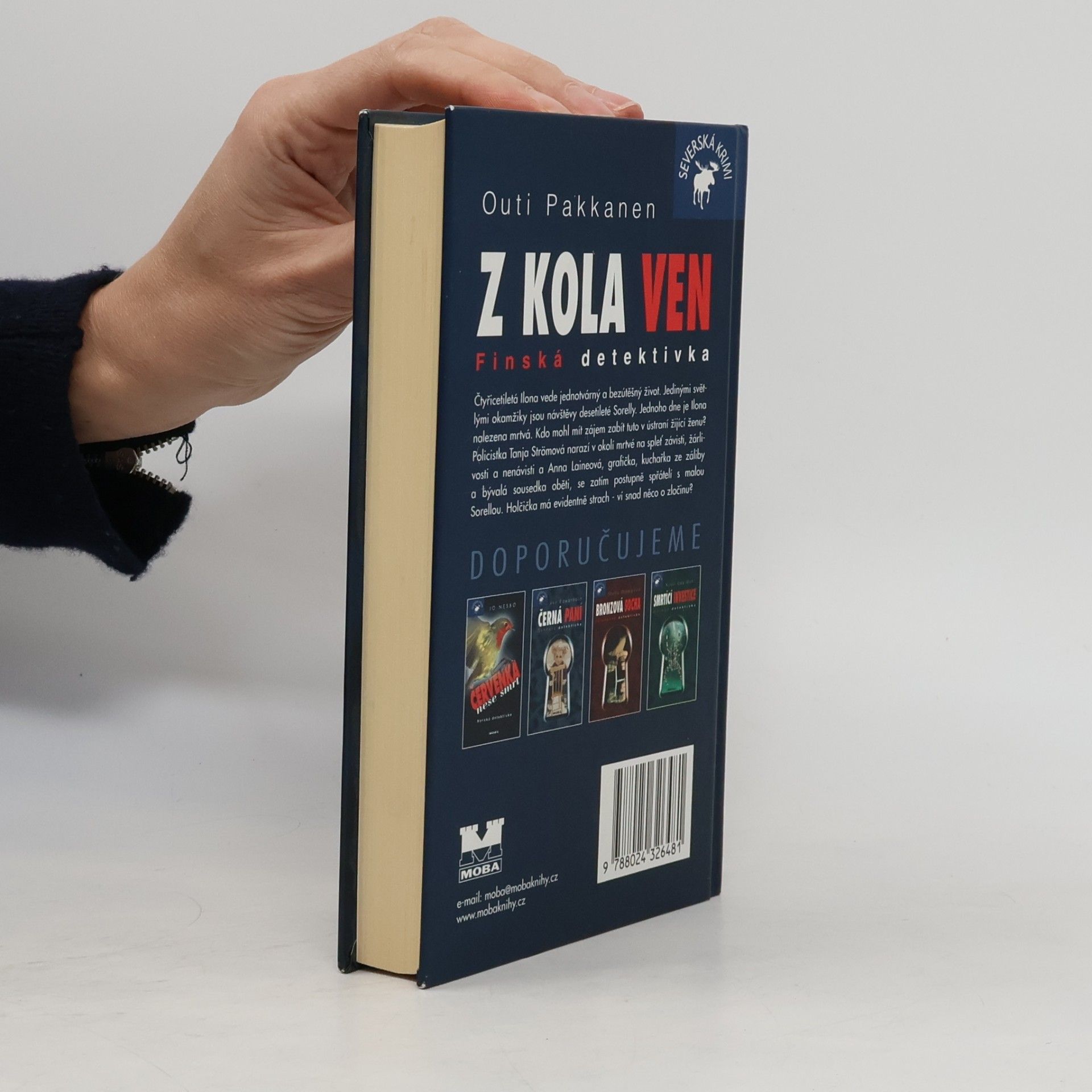 Outi Pakkanen Z kola ven. Finská detektivka