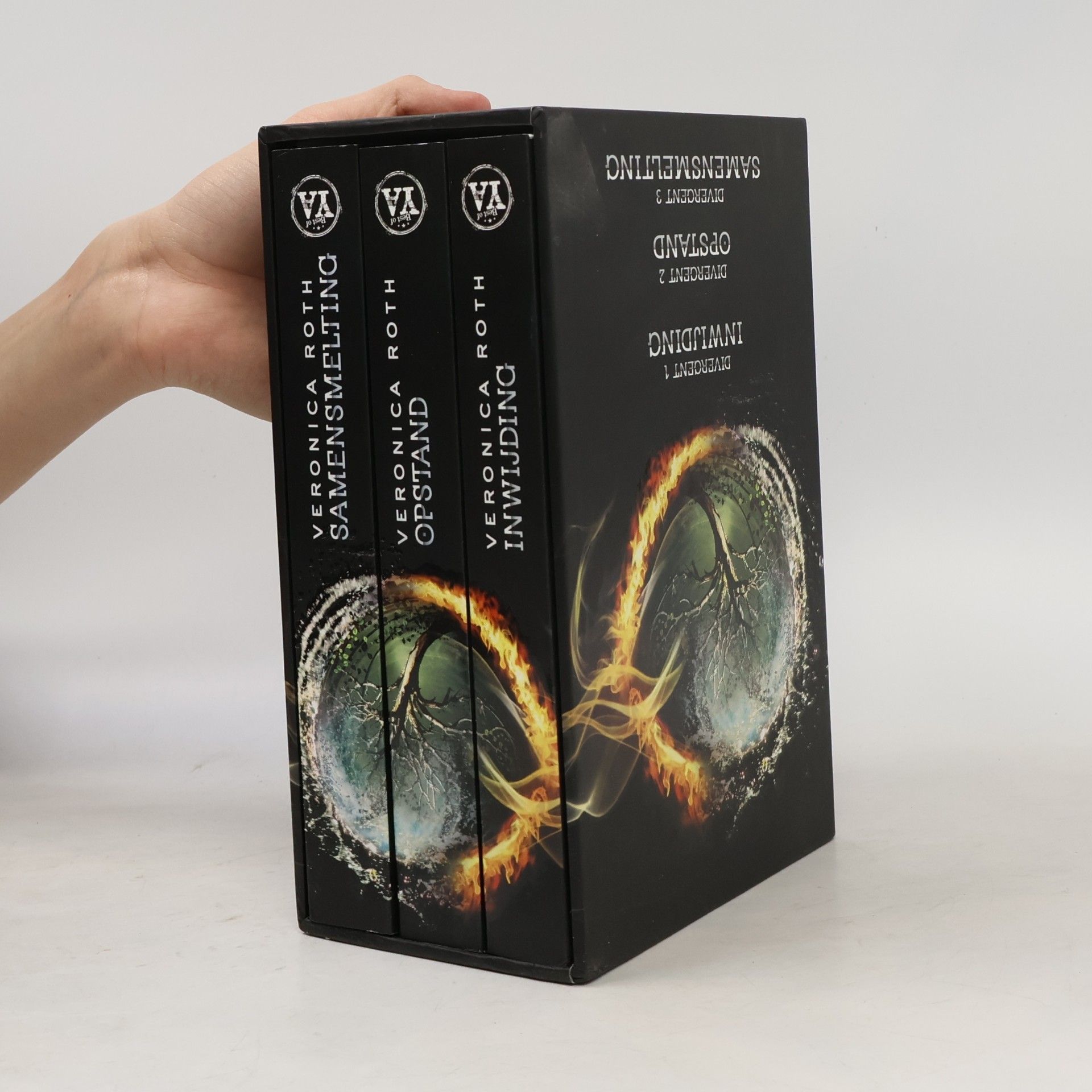 Veronica Roth Divergent trilogie. Inwijding. Opstand. Samensmelting