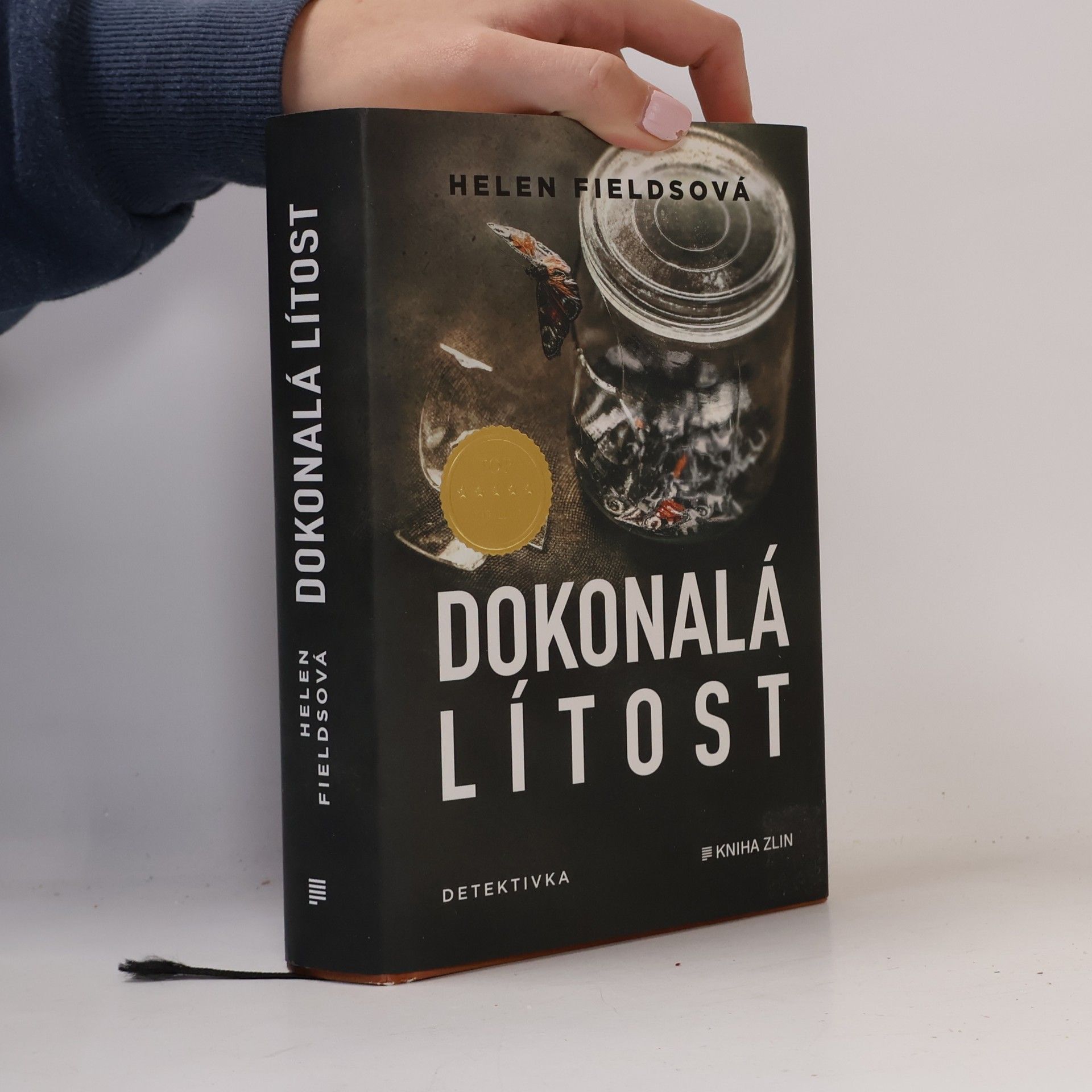 Nela Knapová Dokonalá lítost