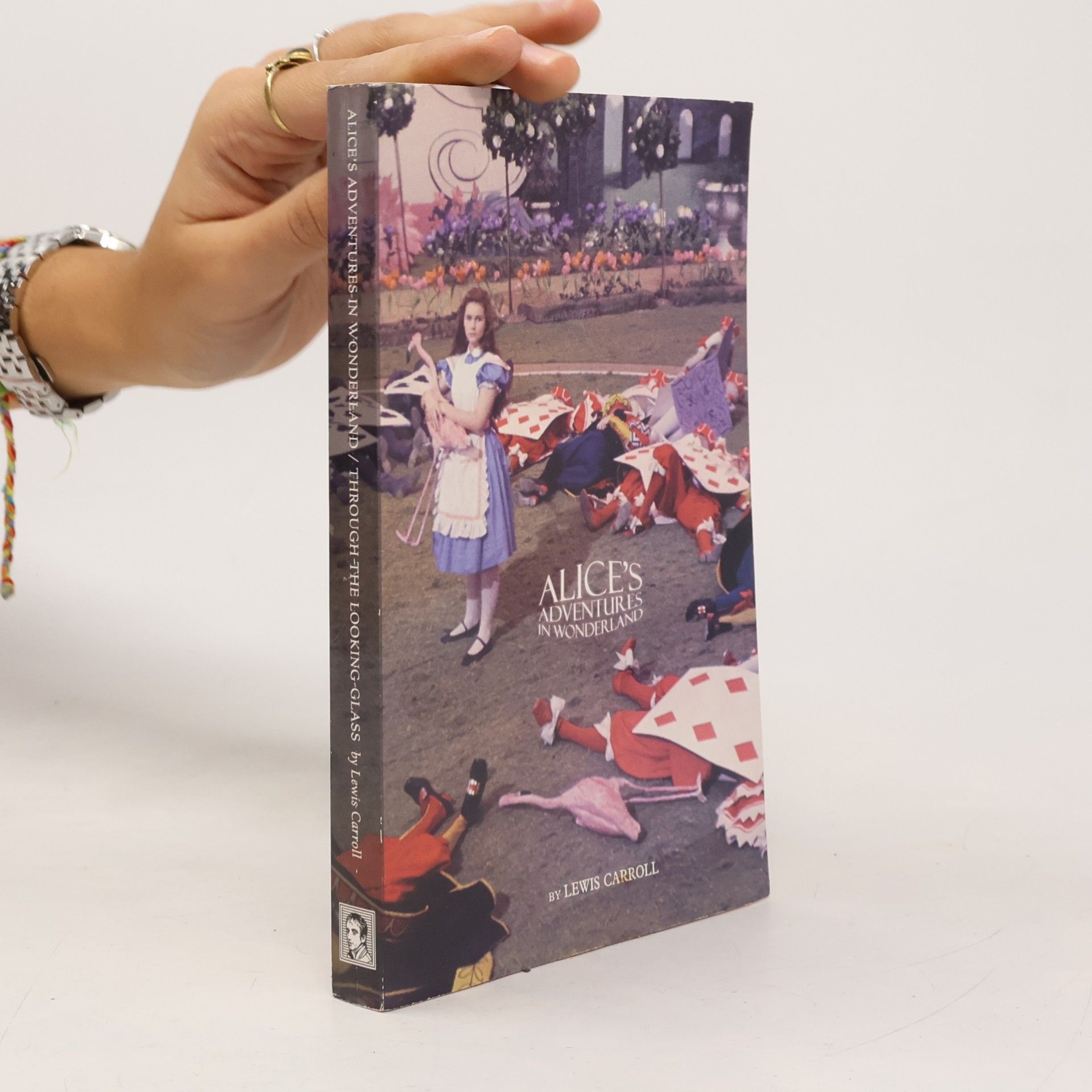 Lewis Carroll Alice's Adventures in Wonderland. Through the Looking-Glass