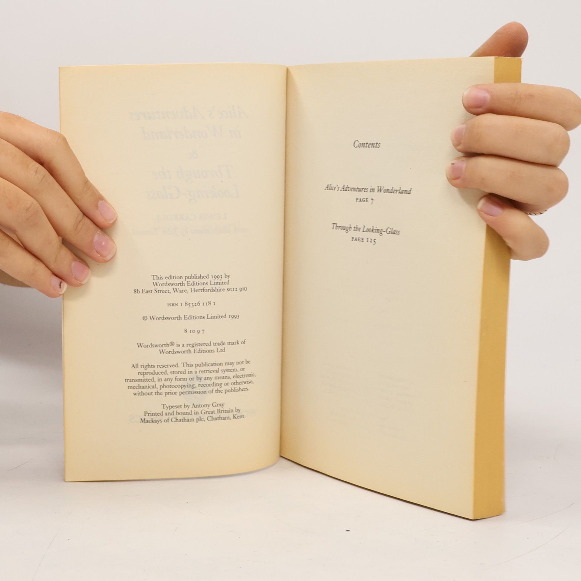 Lewis Carroll Alice's Adventures in Wonderland. Through the Looking-Glass