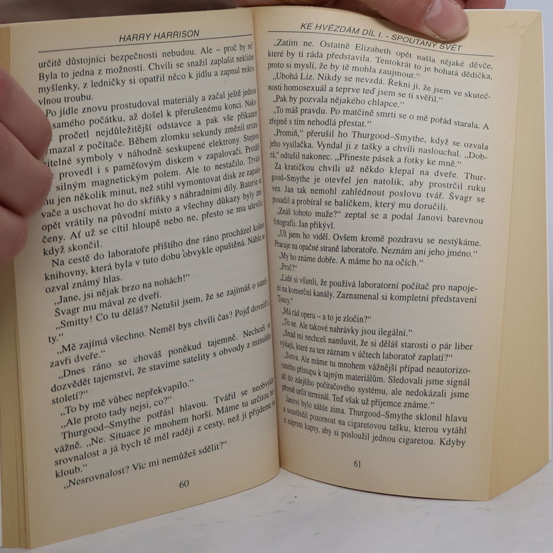 Harry Harrison Ke hvězdám. Spoutaný svět