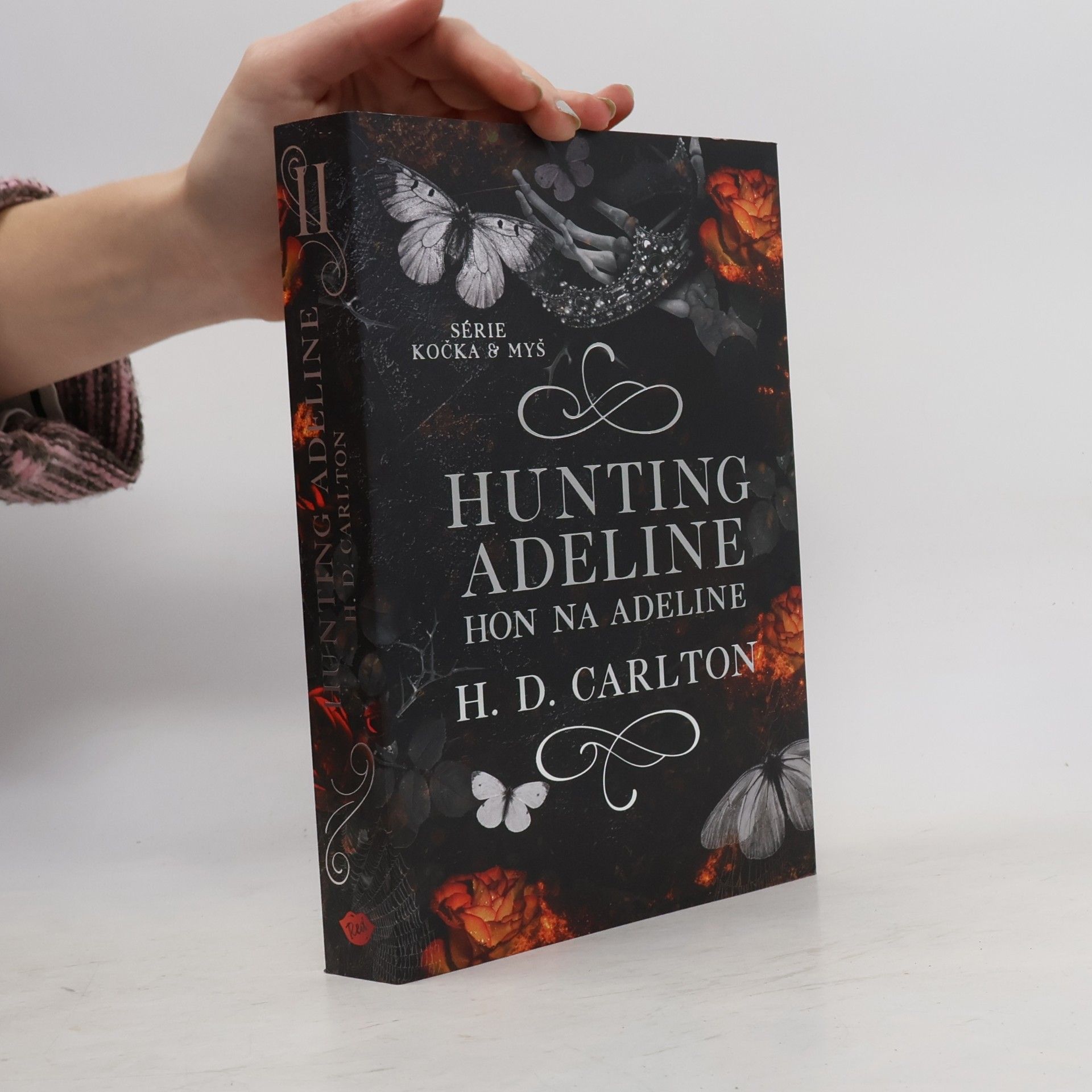 Hunting Adeline. Hon na Adeline