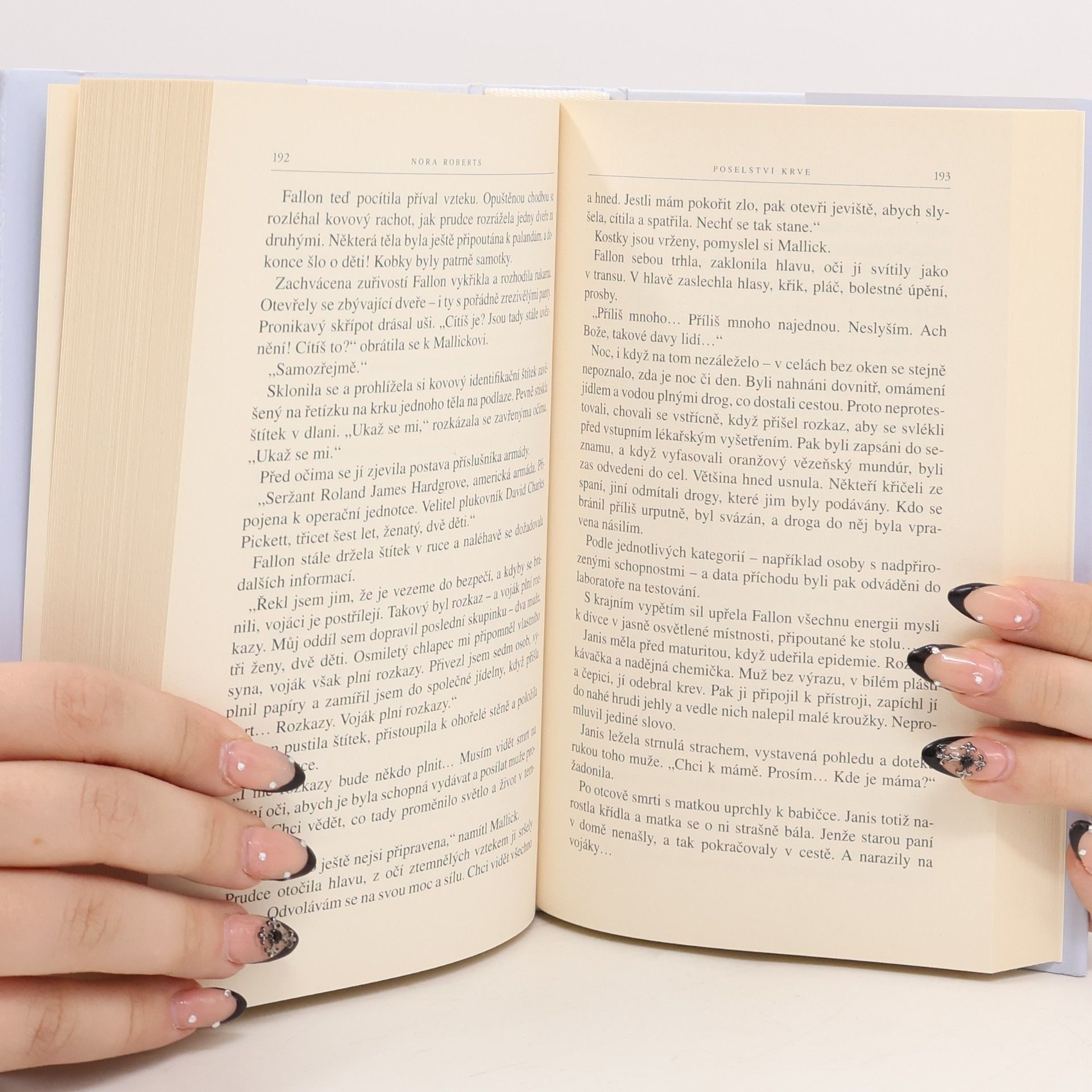 Nora Roberts Poselství krve